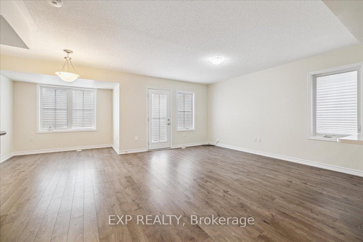 107 Lemieux Court - Townhouse photo 10 of 36 in Milton, Ontario