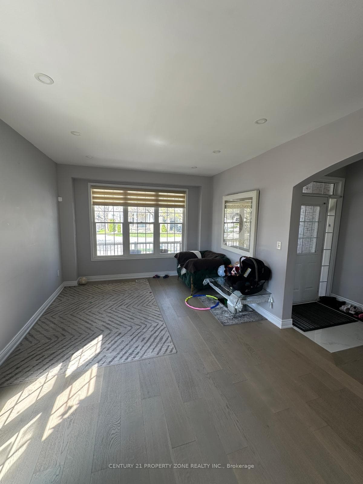 18 Mistybrook Crescent - Detached photo 11 of 22 in Brampton, Ontario