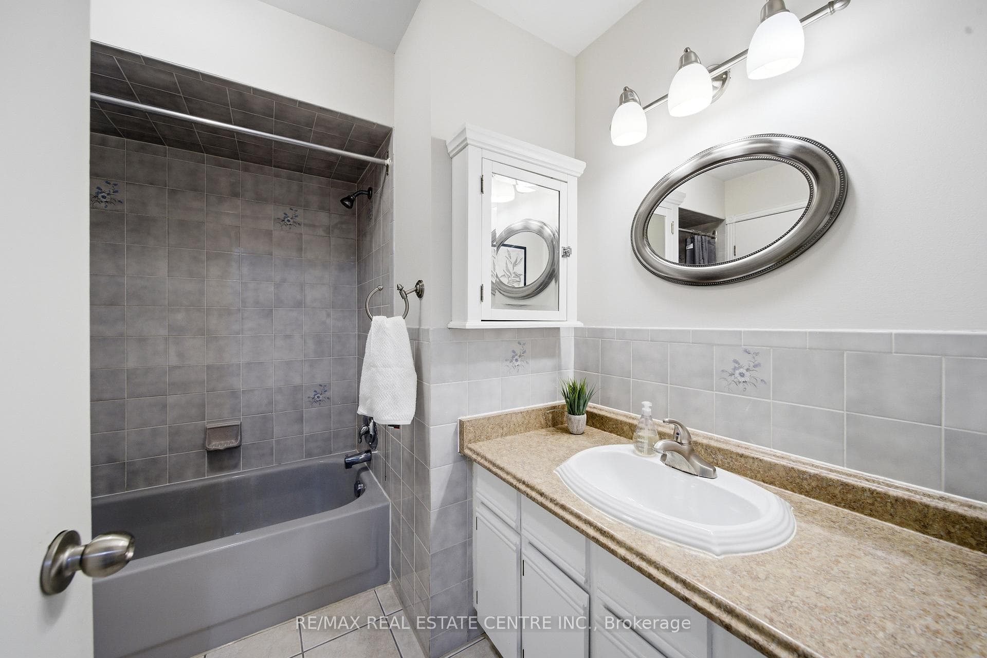 3124 Driftwood Drive - Detached photo 29 of 50 in Burlington, Ontario