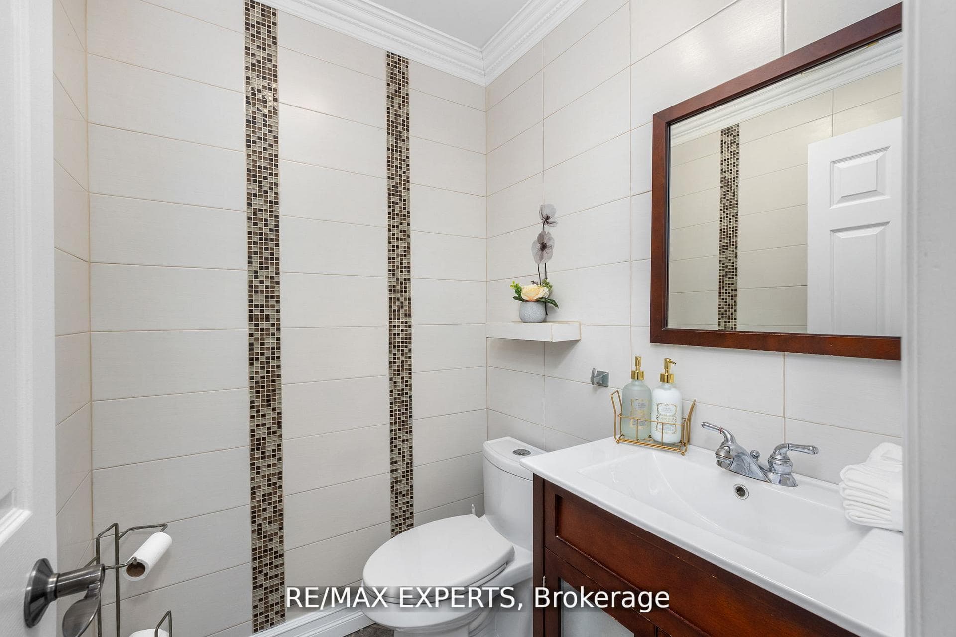 482 Malaga Road - Detached photo 12 of 45 in Mississauga, Ontario