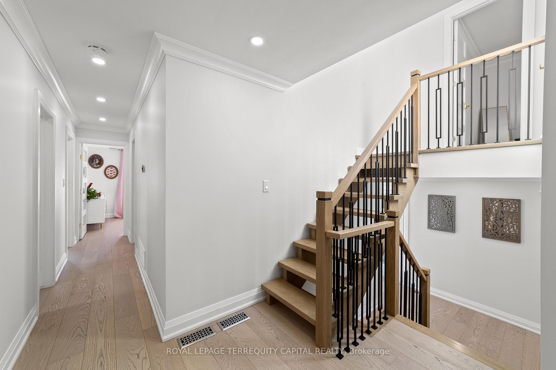 730 Hyde Road - Detached photo 16 of 50 in Burlington, Ontario