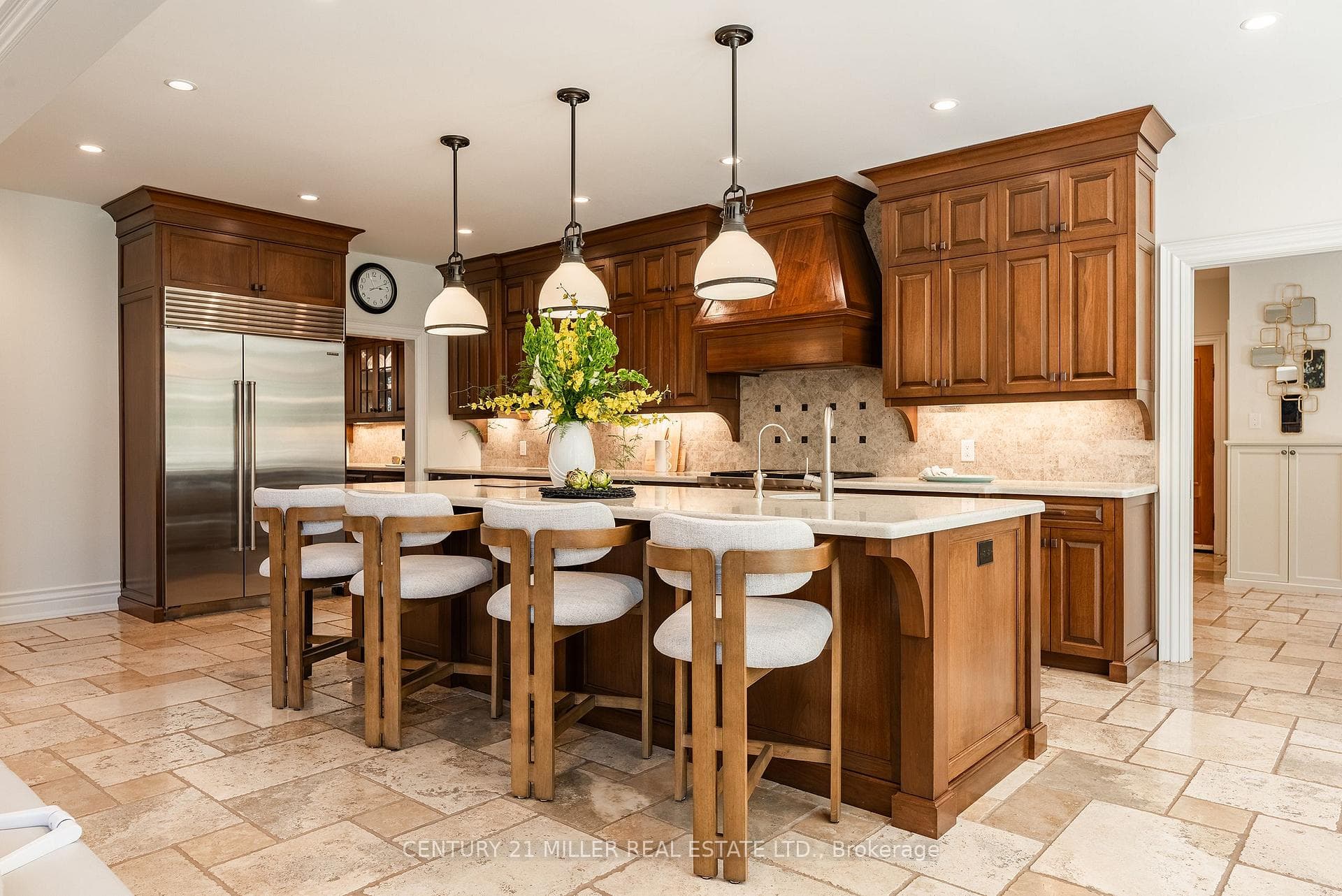 2096 Lakeshore Road - Detached photo 13 of 48 in Oakville, Ontario