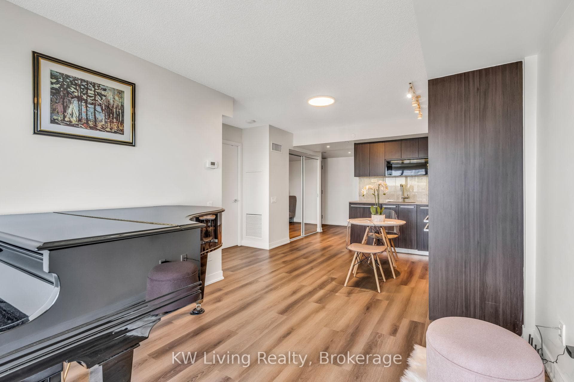 70 Queens Wharf Road Unit 1601 - Condo photo 15 of 37 in Downtown Toronto / Waterfront, Ontario