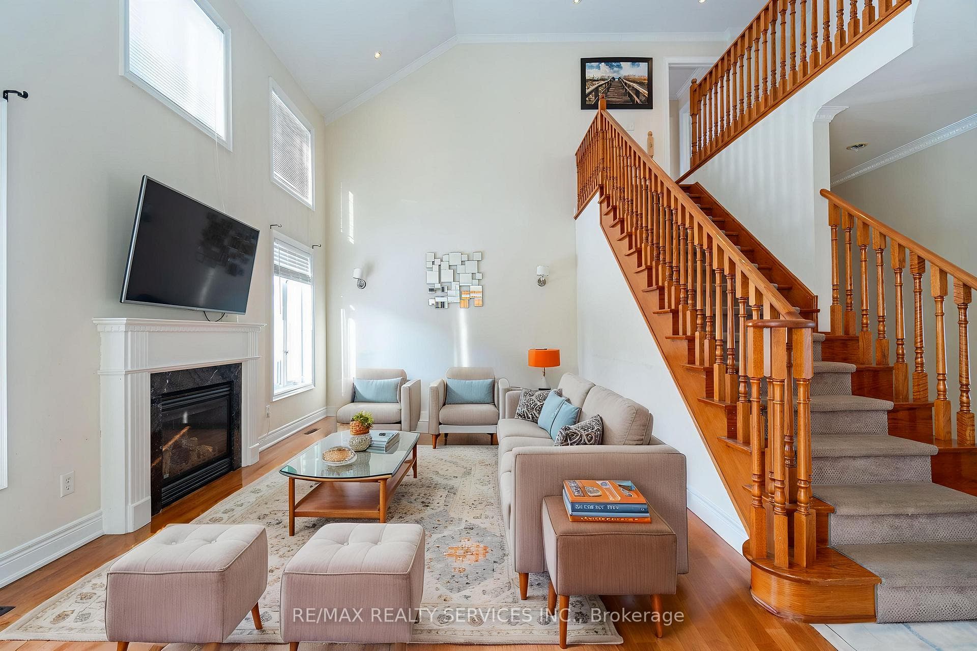 52 Mount Royal Circle - Detached photo 6 of 43 in Brampton, Ontario