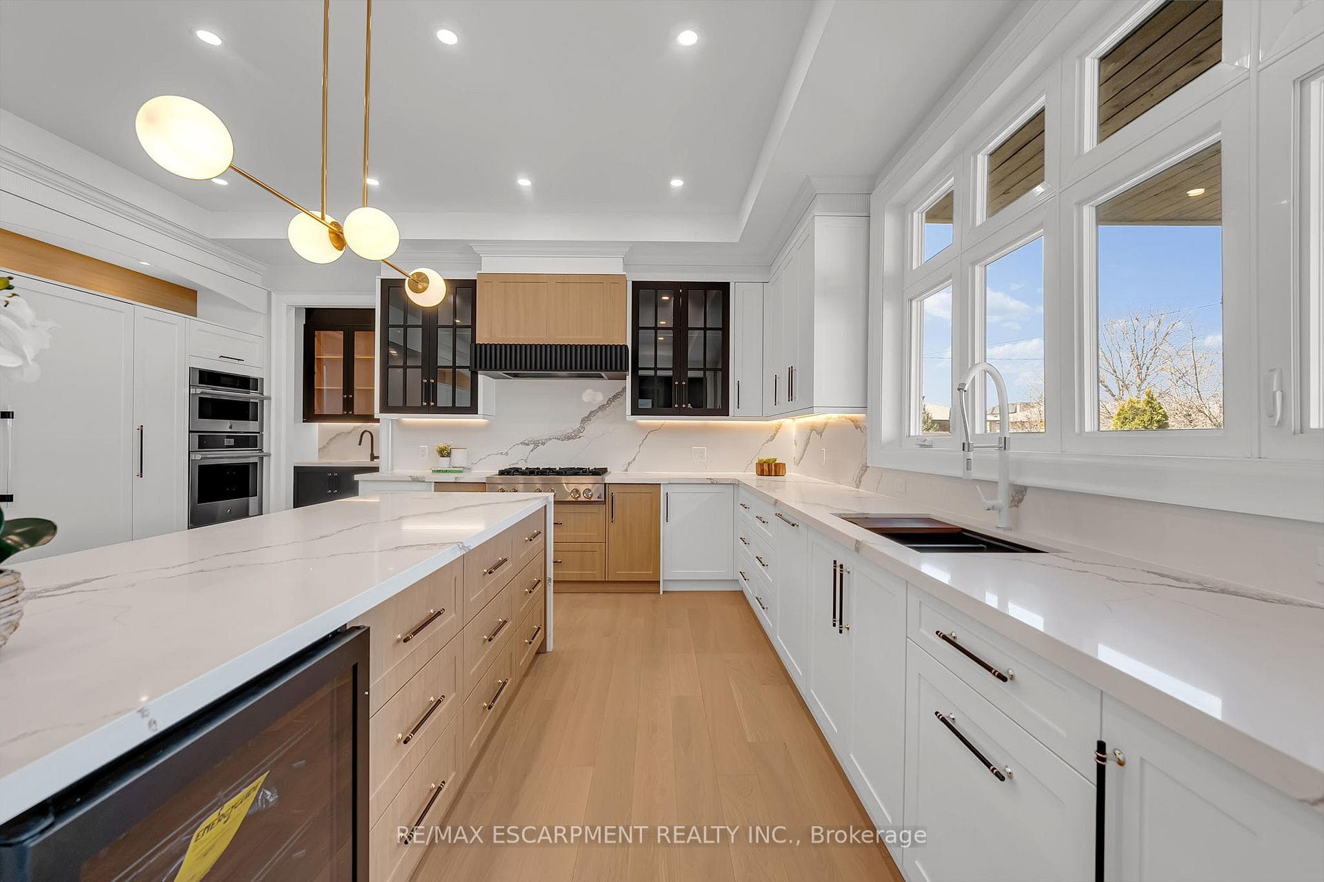 383 Wadsworth Street - Detached photo 11 of 46 in Oakville, Ontario