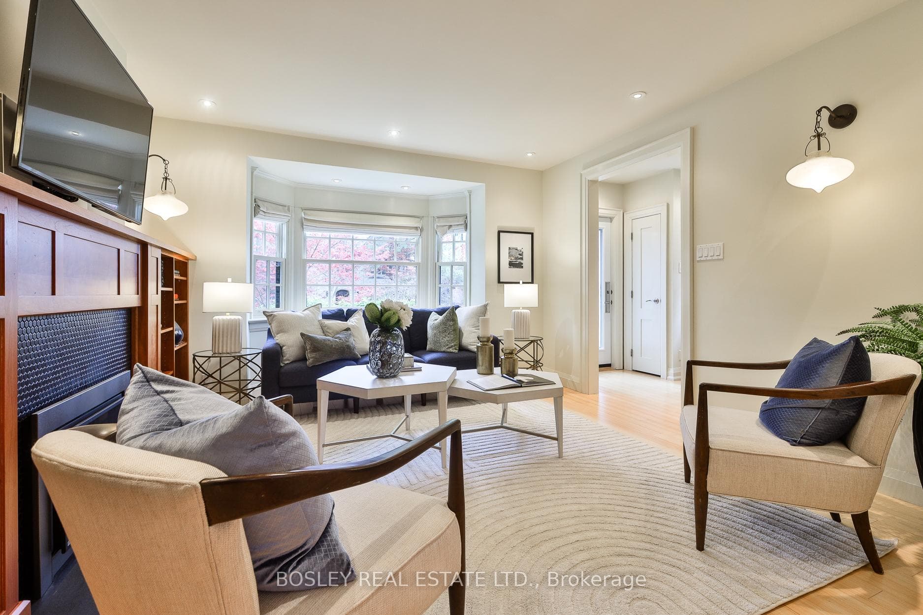 164 Hanna Road - Detached photo 6 of 39 in Flemingdon Park / Don Mills, Ontario