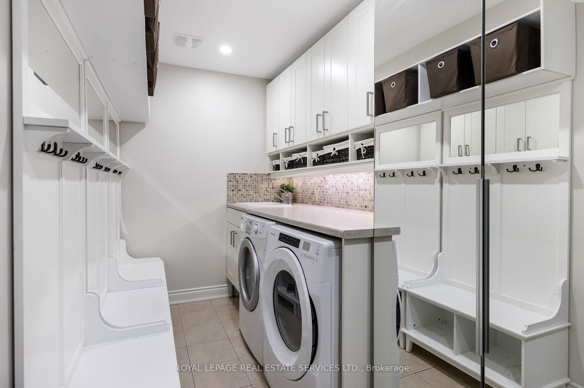 147 Innville Crescent - Detached photo 17 of 47 in Oakville, Ontario