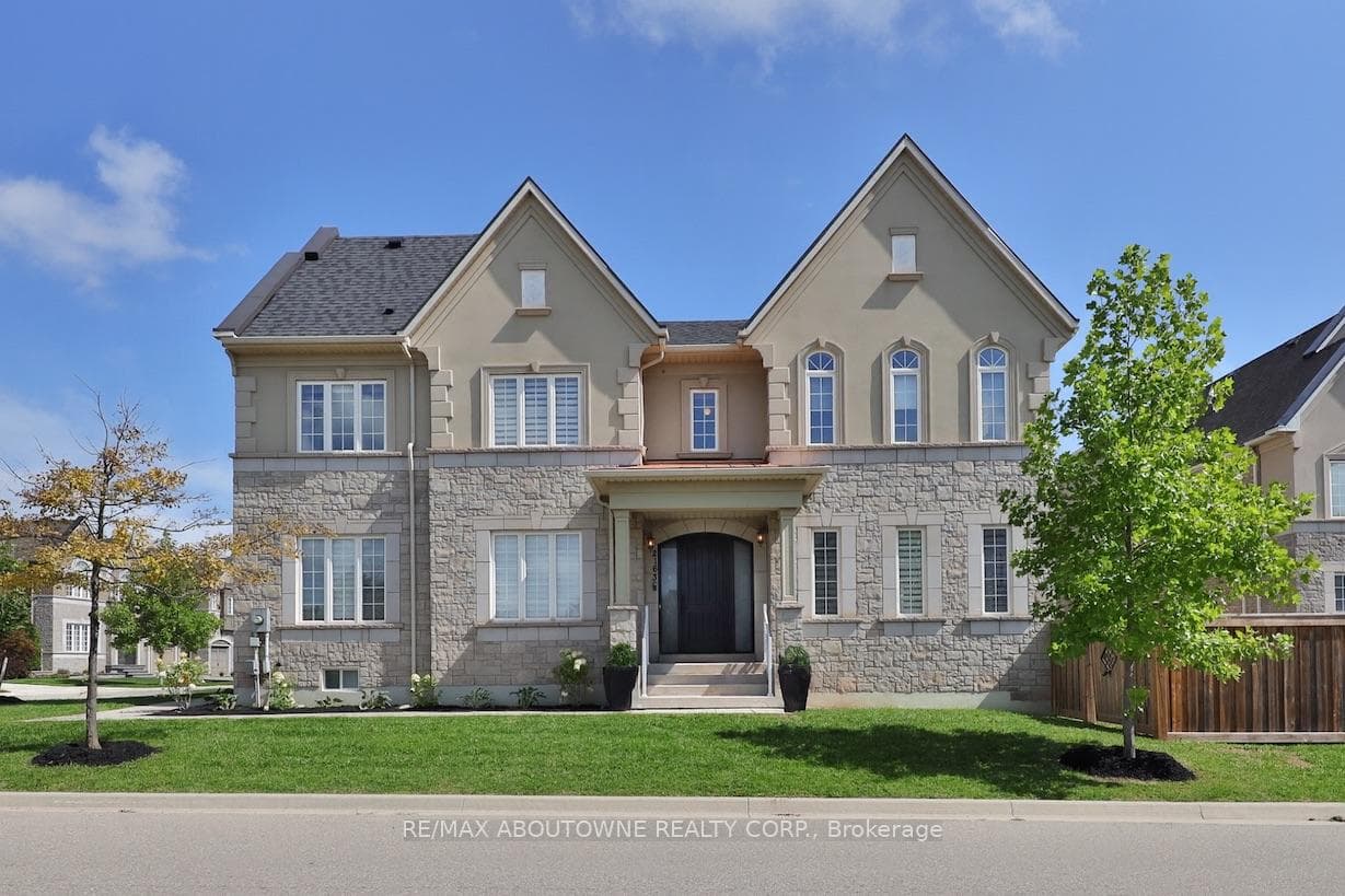 2163 Vineland Crescent - home for sale in Oakville, Ontario