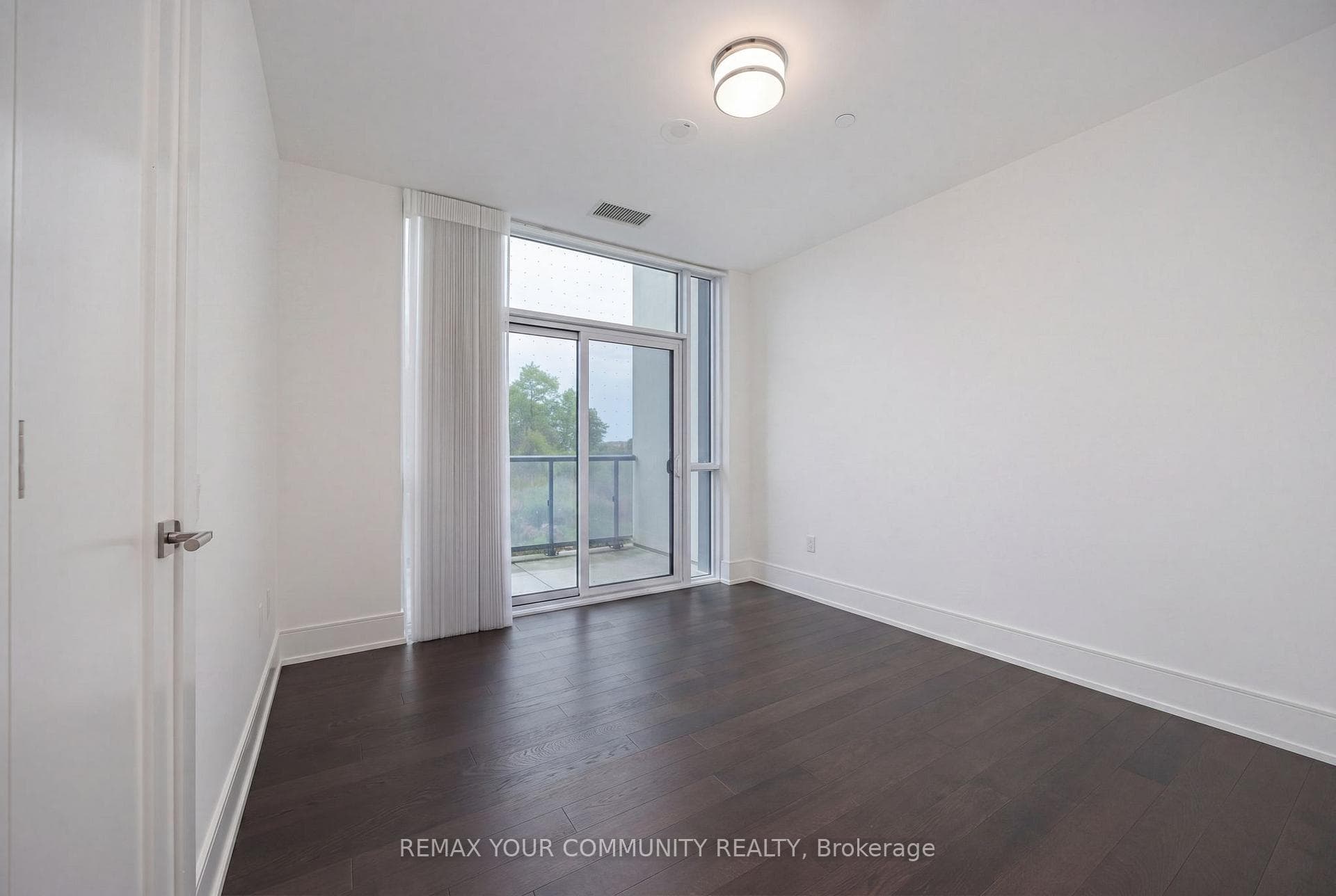 10 Inn On The Park Drive Unit 110 - Condo photo 16 of 38 in Don Mills / Parkwoods / Victoria Village, Ontario