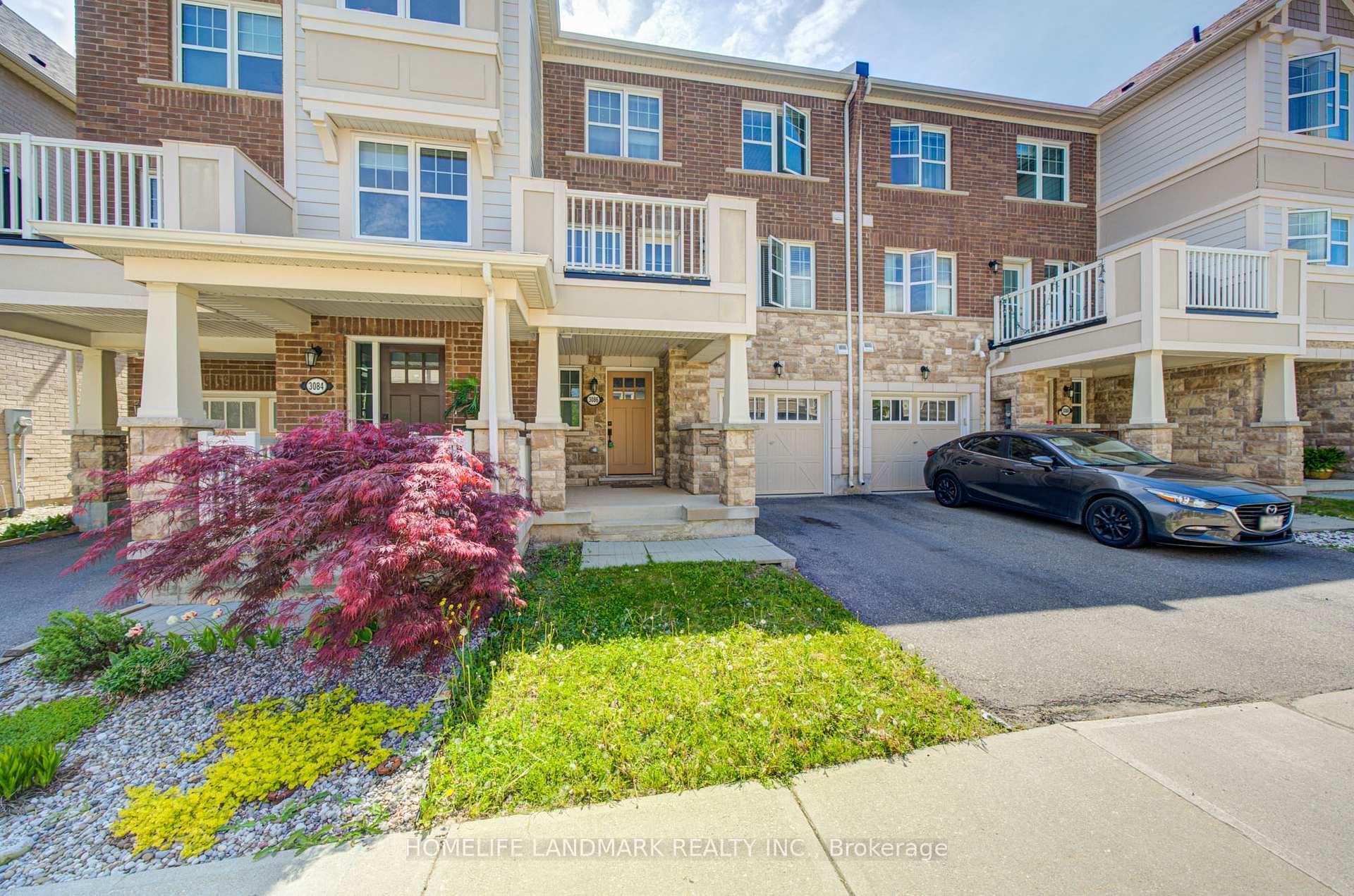 3086 Mistletoe Gardens - Townhouse photo 2 of 38 in Oakville, Ontario