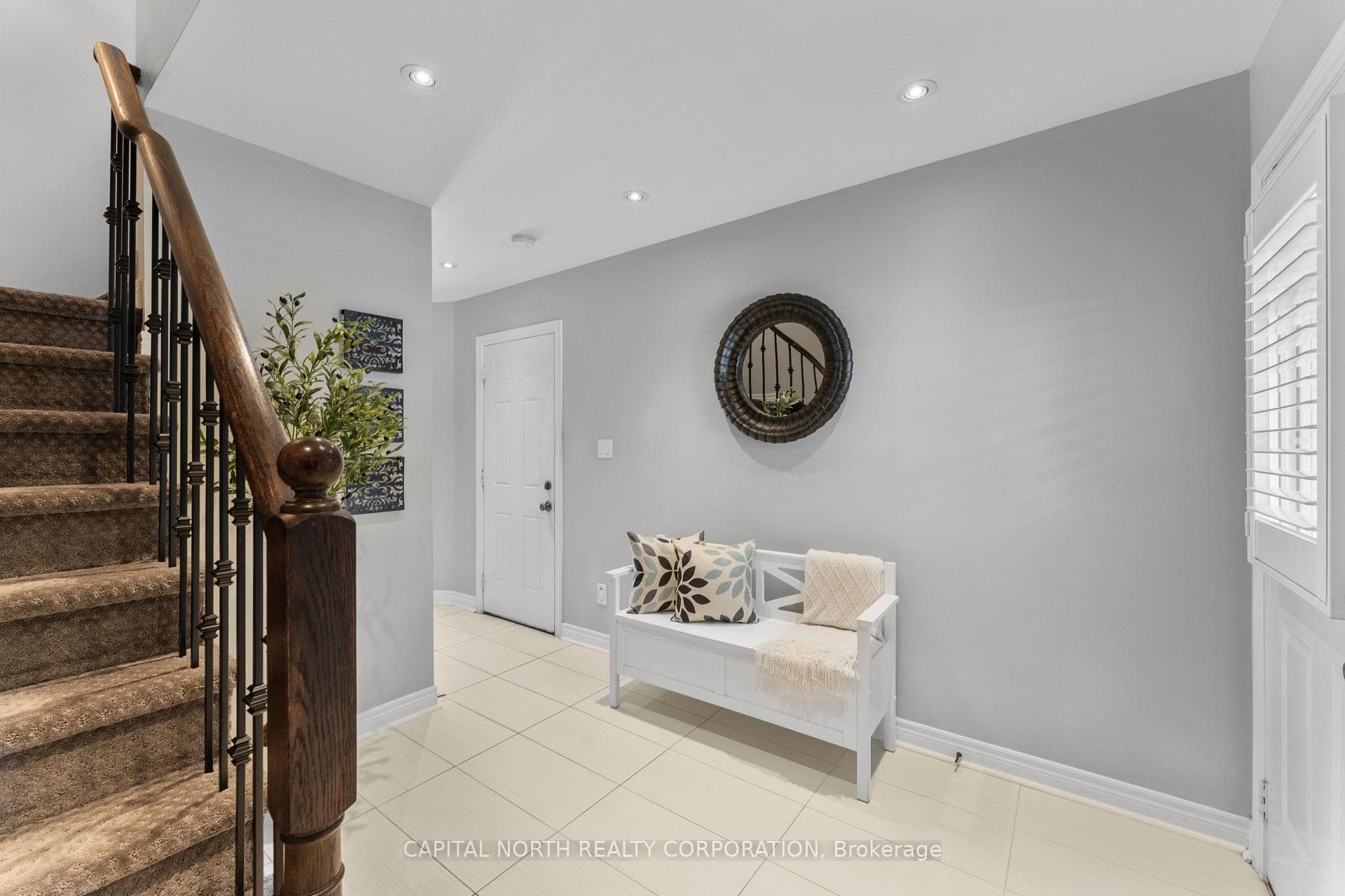36 Mcdevitt Lane - Townhouse photo 4 of 43 in Caledon, Ontario