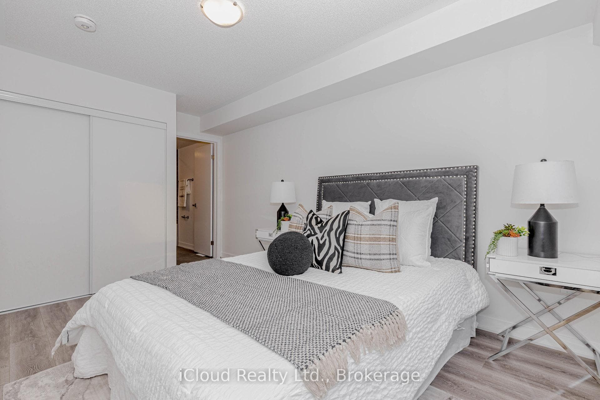 3189 BASTEDO Common Unit 69 - Townhouse photo 31 of 50 in Burlington, Ontario