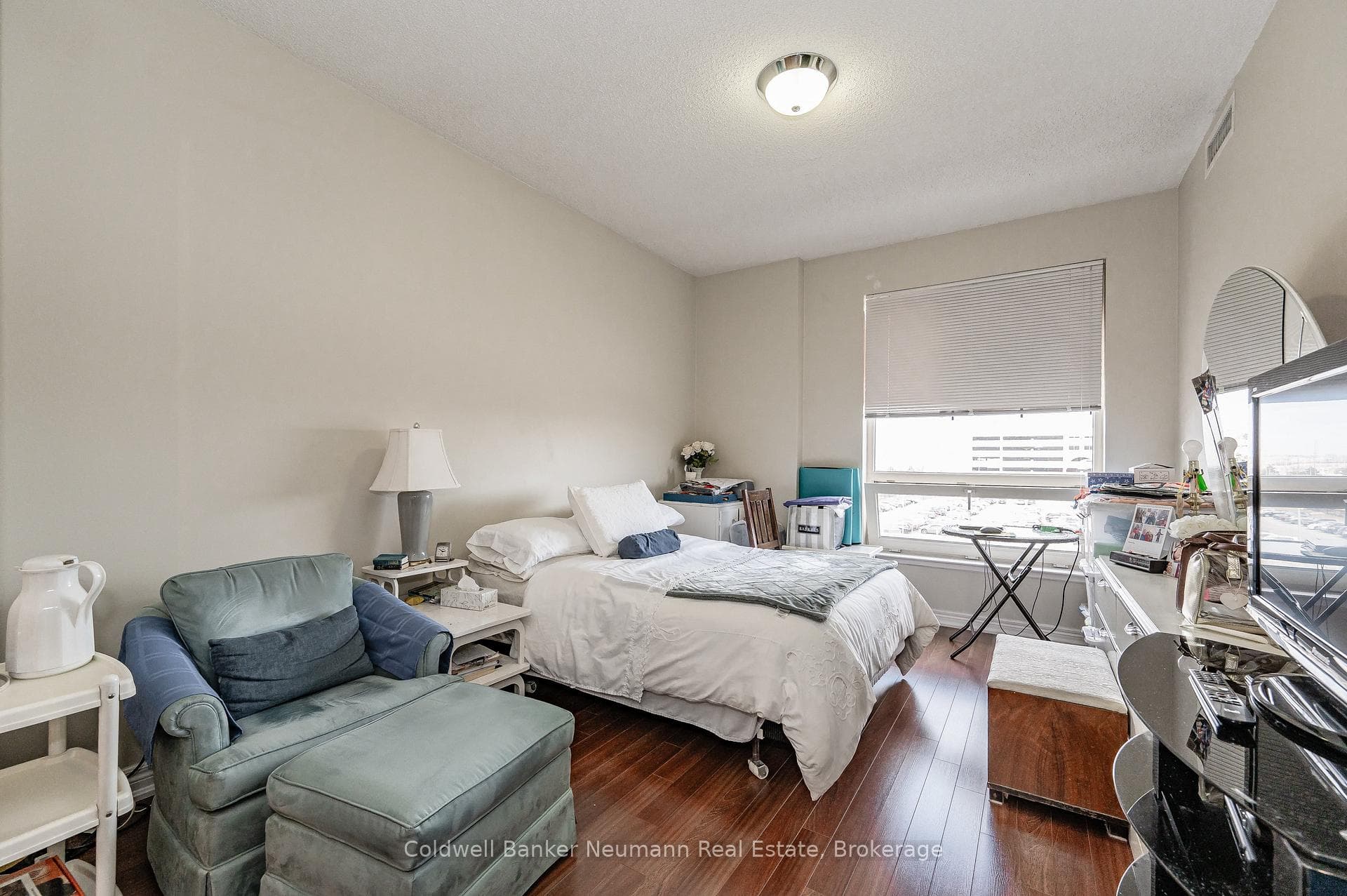60 Old Mill Road Unit 409 - Condo photo 14 of 28 in Oakville, Ontario
