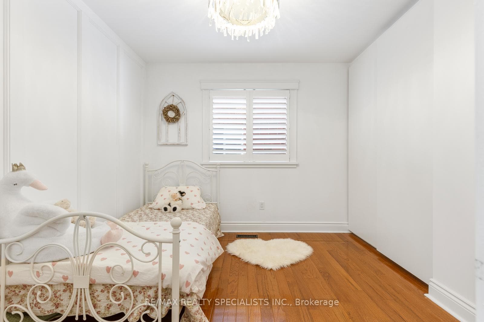 7076 Gillespie Lane - Detached photo 32 of 46 in Mississauga, Ontario