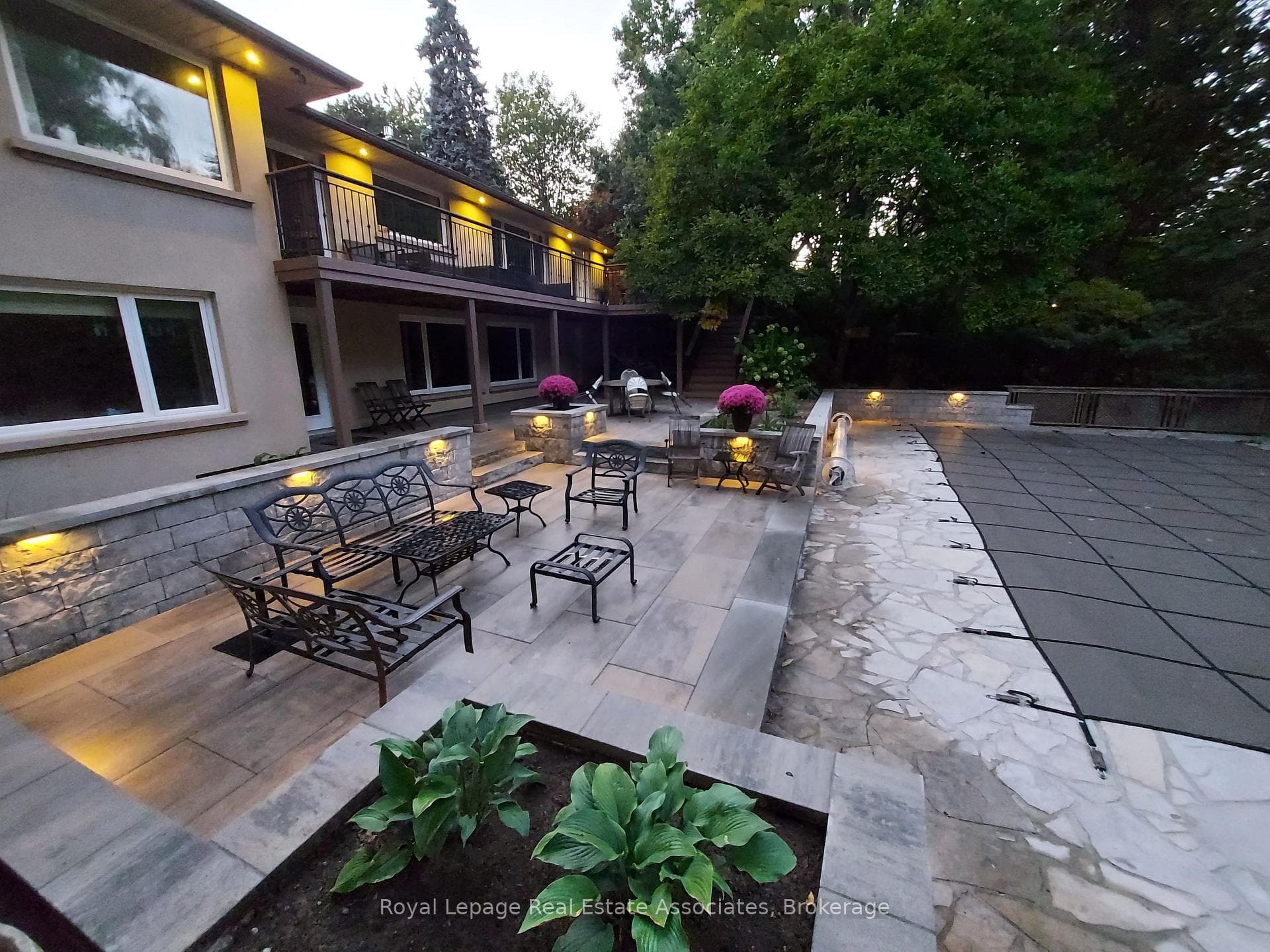 1561 Pinetree Crescent - Detached photo 38 of 42 in Mississauga, Ontario