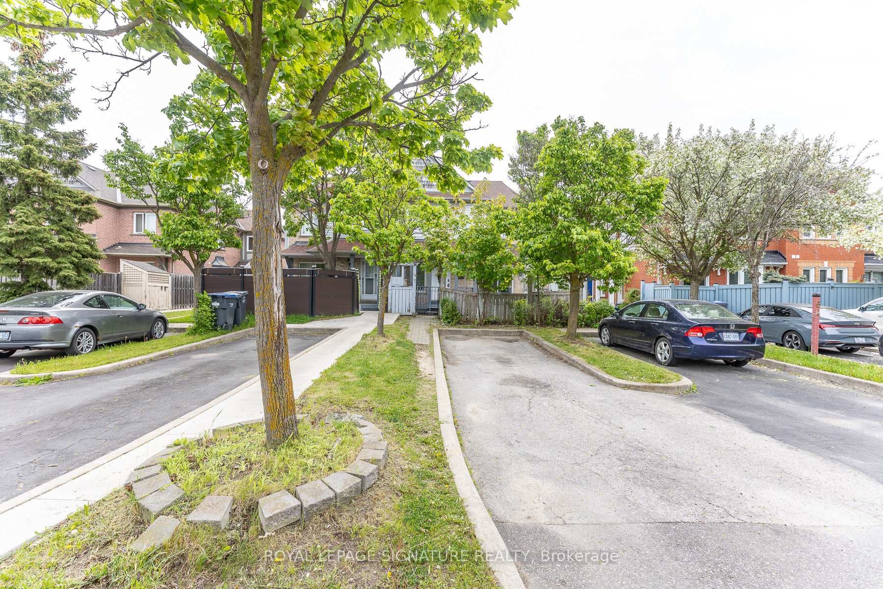60 Blue Spruce Street - Townhouse photo 2 of 39 in Brampton, Ontario
