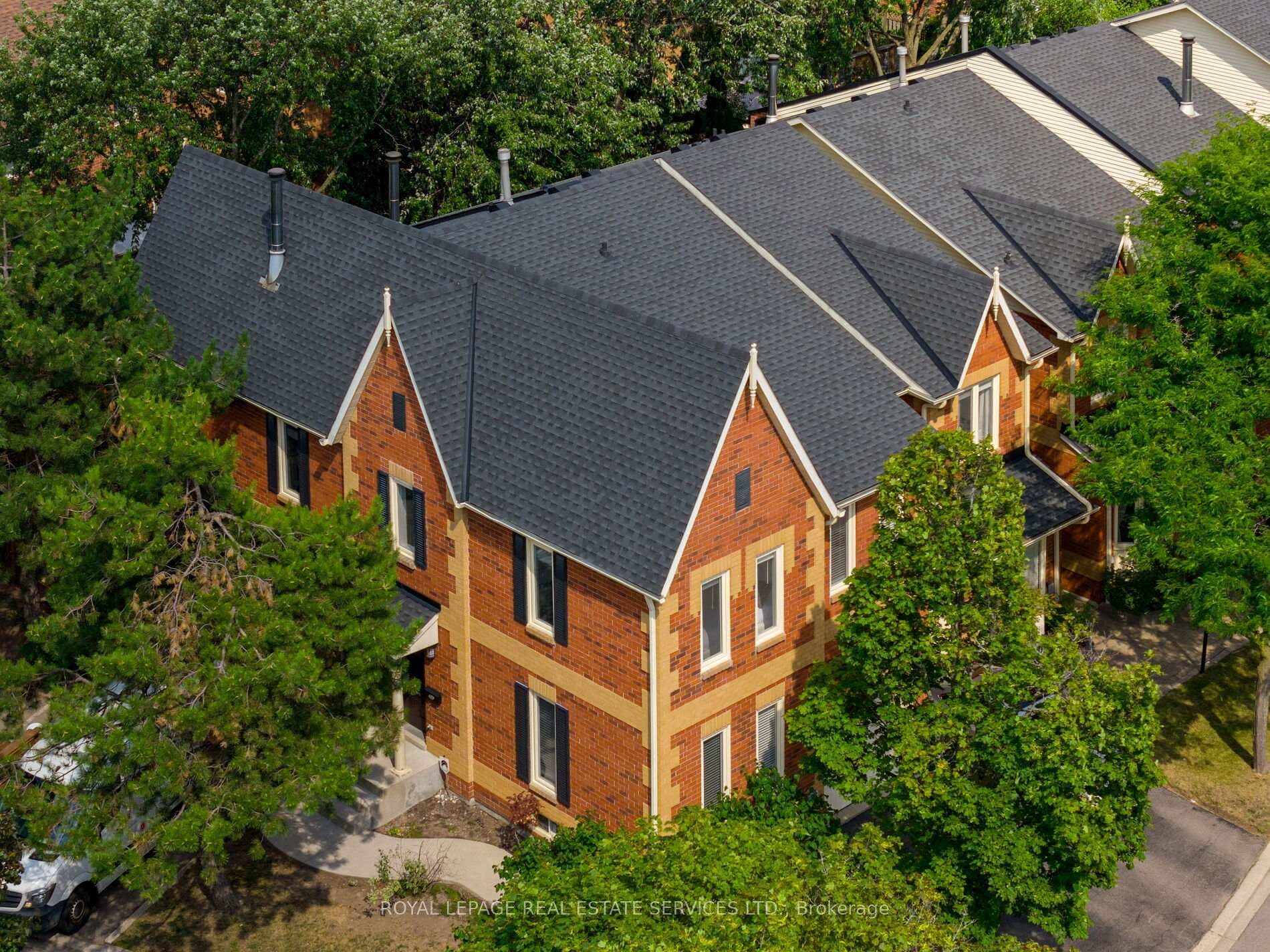 2006 Glenada Crescent Unit 7 - Condo for sale in Old Oakville, Ontario