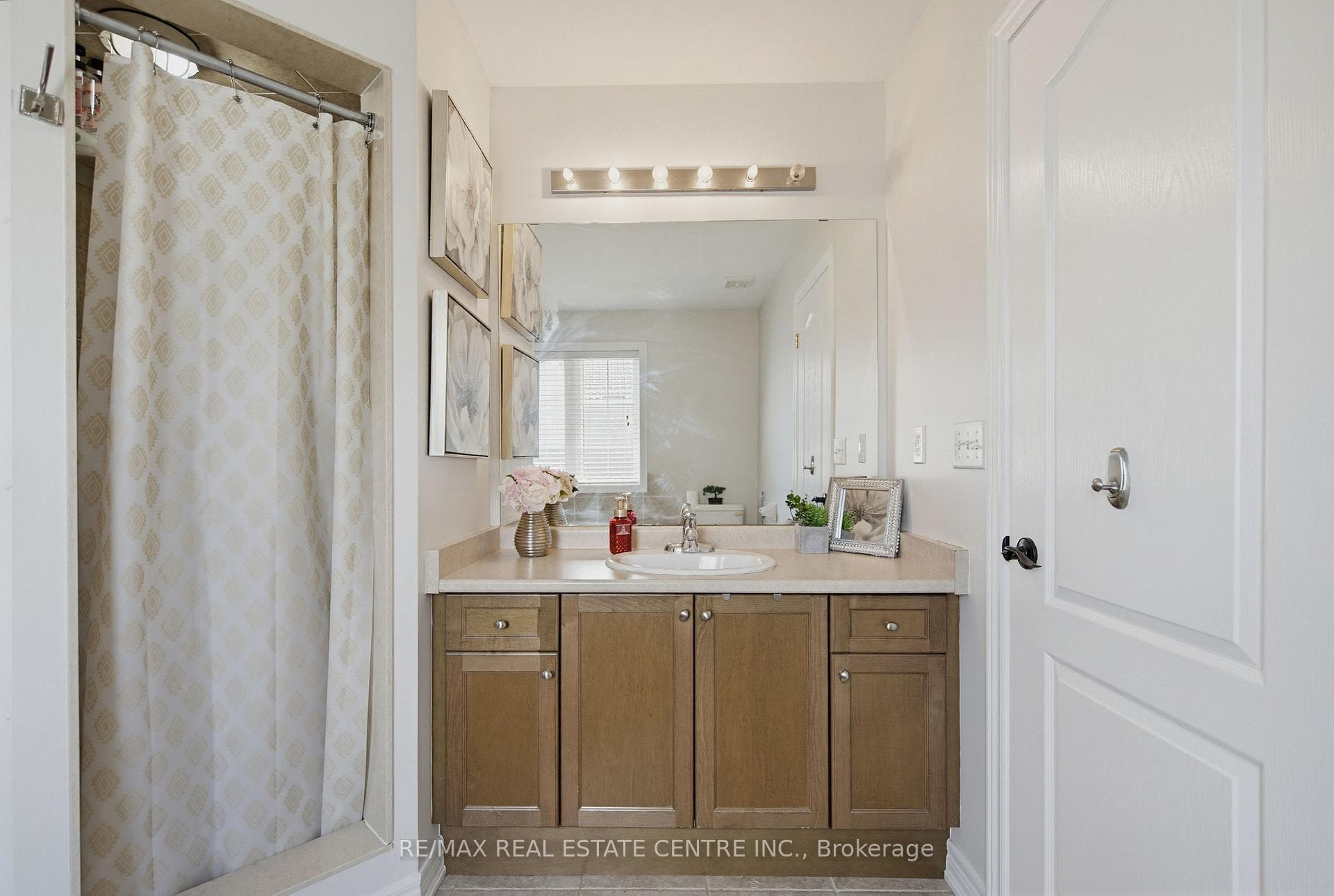 7 Resserville Street - Detached photo 21 of 43 in Brampton, Ontario