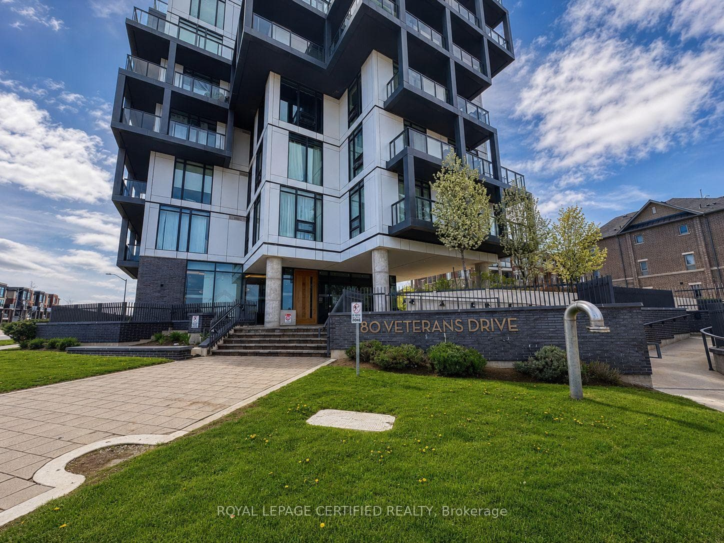 180 Veterans Drive Unit 307 - Condo photo 3 of 23 in Brampton, Ontario