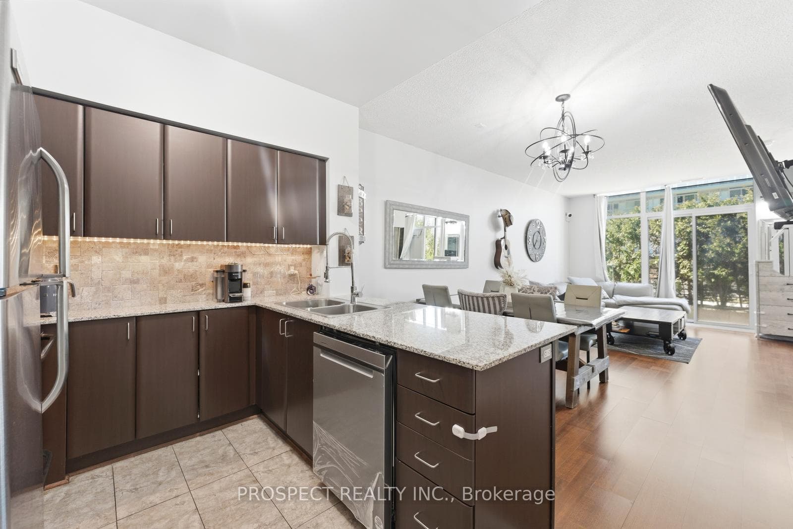 525 Wilson Avenue Unit 129 - Condo photo 6 of 31 in North York (Bathurst Manor / Clanton Park), Ontario