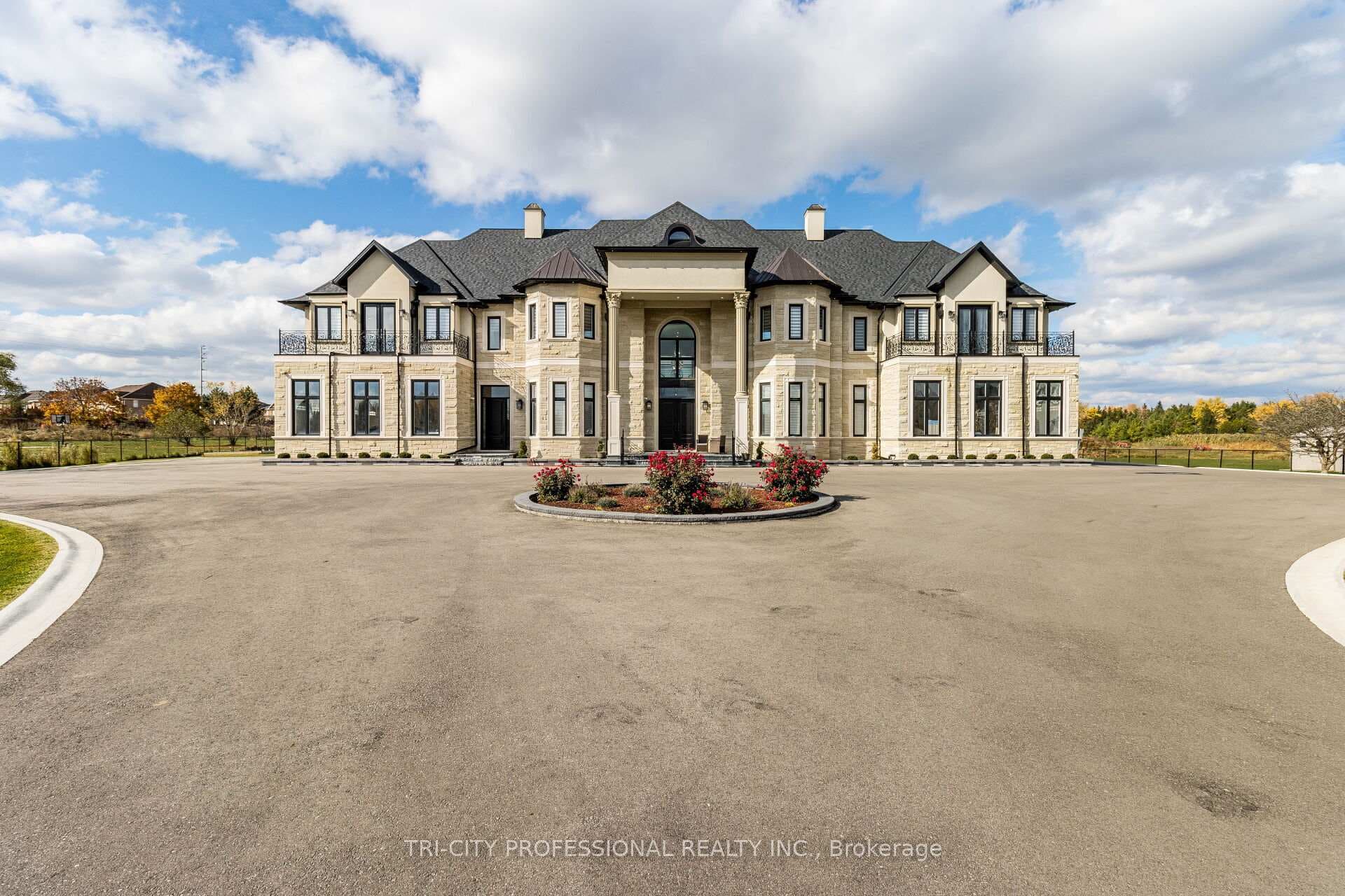 27 Morris Court - Detached photo 3 of 50 in Brampton, Ontario