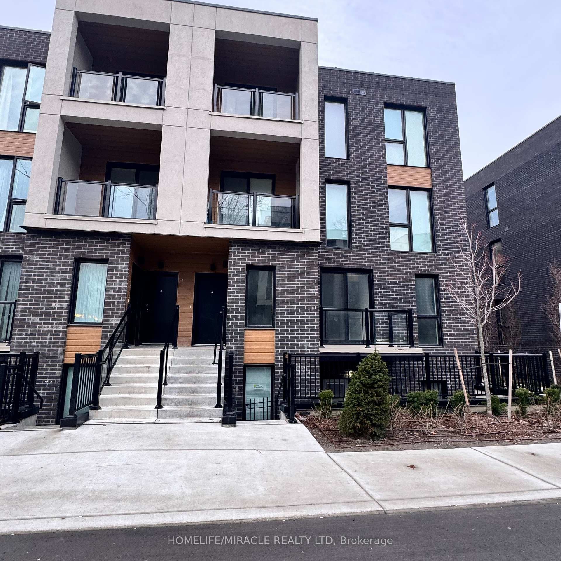 176 Clonmore Drive Unit 4 - Condo photo 2 of 8 in Birch Cliff / Cliffside, Ontario