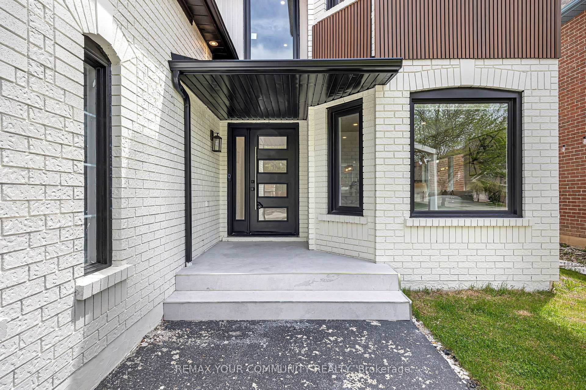 2666 Burnford Trail - Detached photo 4 of 50 in Mississauga, Ontario