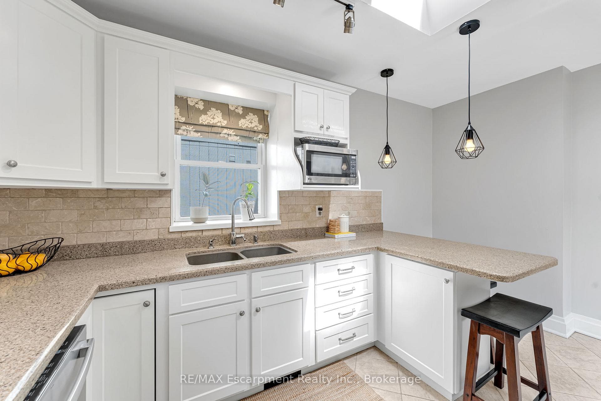 546 HURD Avenue - Detached photo 11 of 46 in Burlington, Ontario