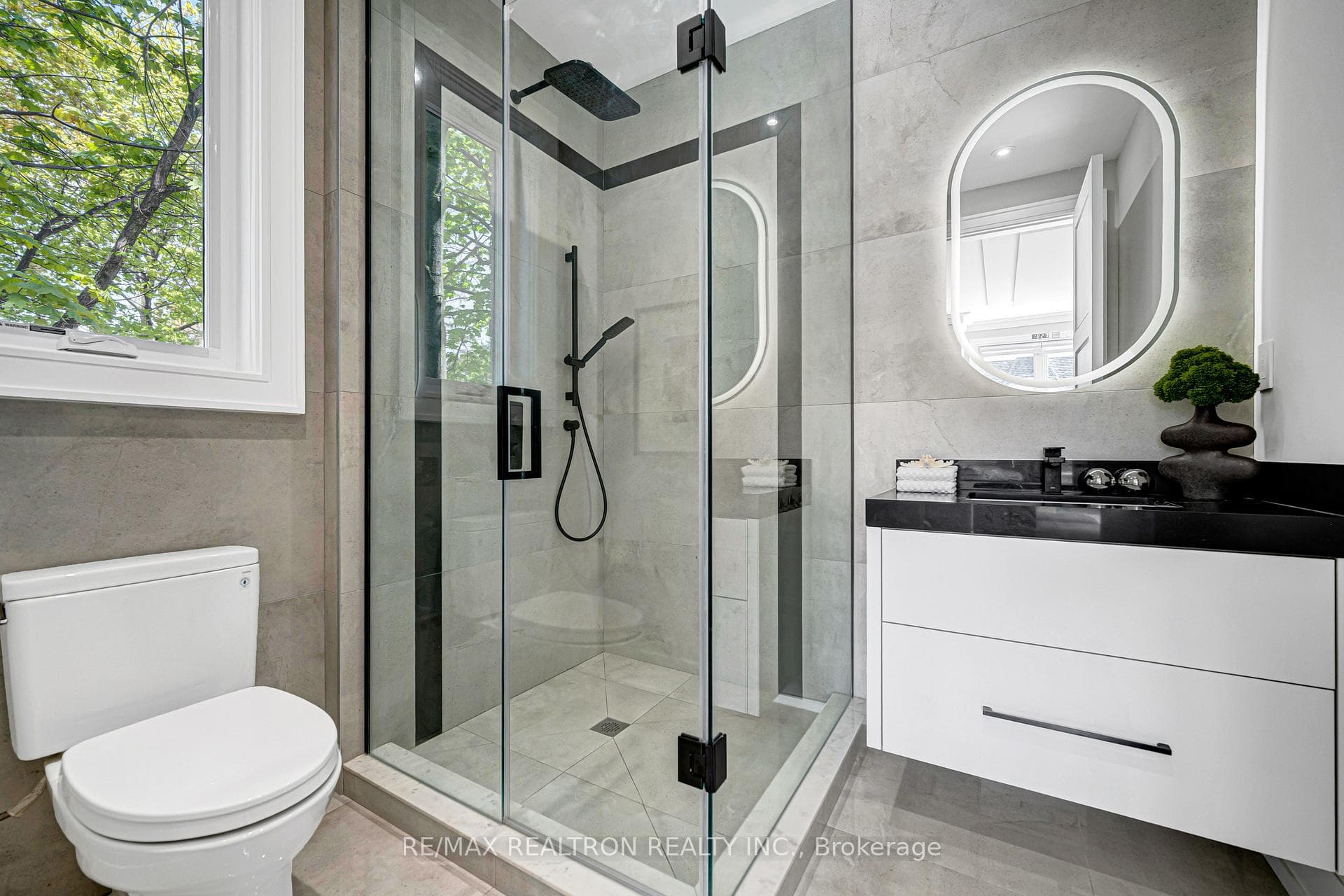 16 Ballyronan Road - Detached photo 20 of 37 in Don Mills / Parkwoods / Victoria Village, Ontario