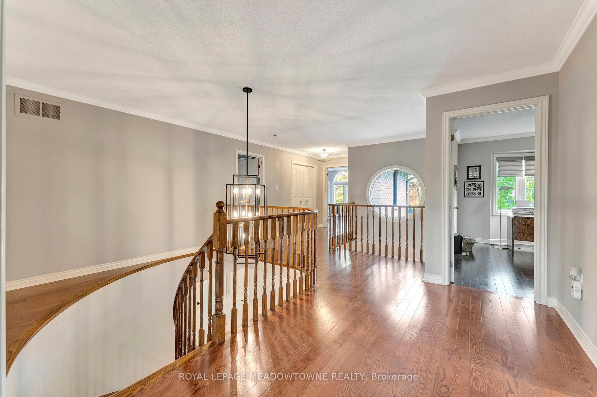 2008 Peak Place - Detached photo 12 of 31 in Oakville, Ontario