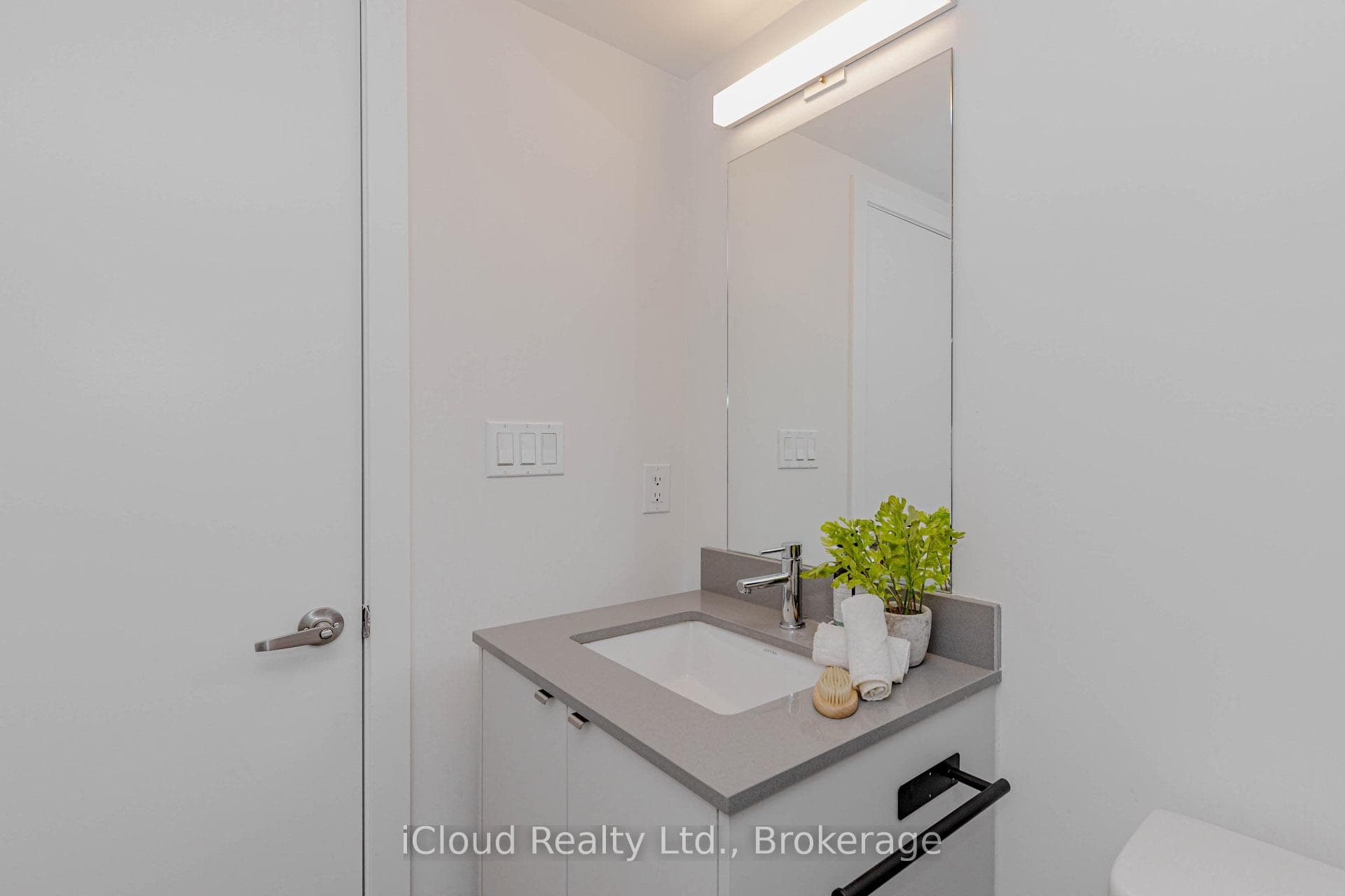 3189 BASTEDO Common Unit 69 - Townhouse photo 34 of 50 in Burlington, Ontario