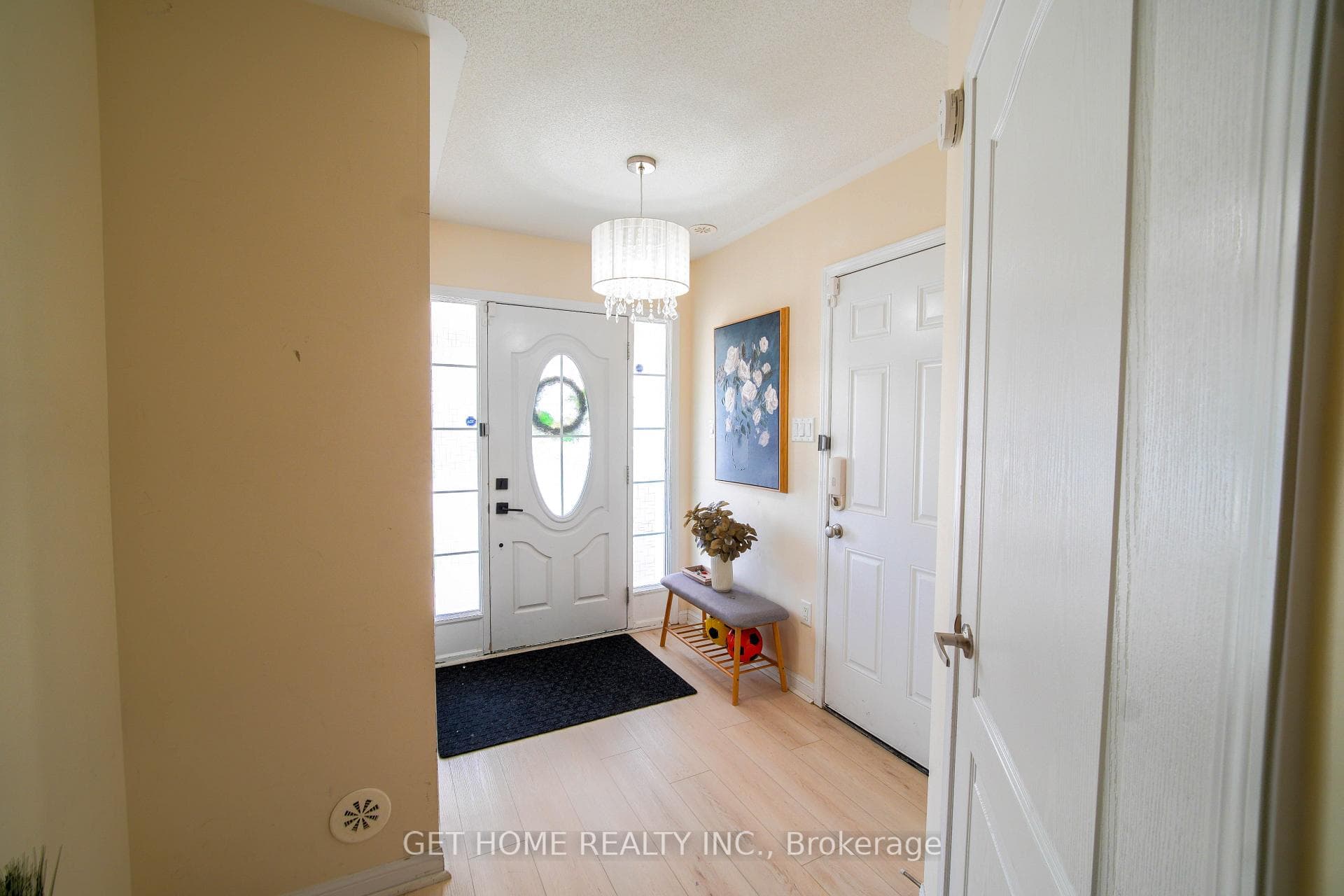 38 Suitor Court - Townhouse photo 12 of 20 in Milton, Ontario