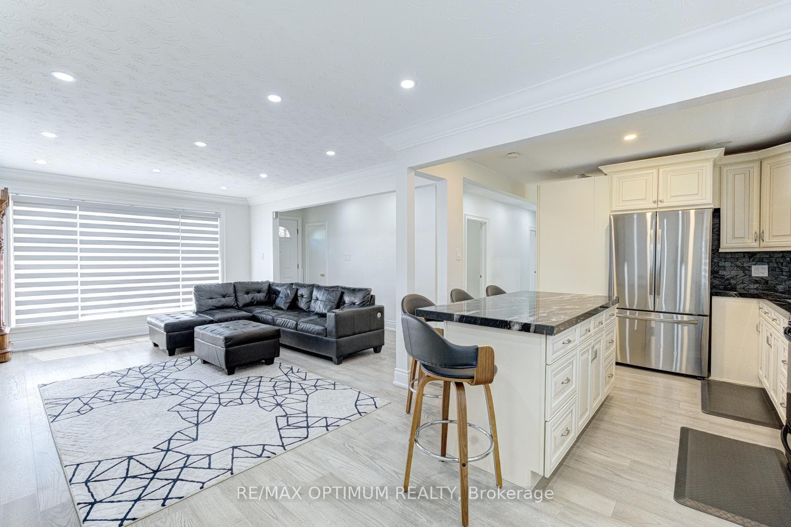 1747 Coram Crescent - Detached photo 11 of 50 in Mississauga, Ontario