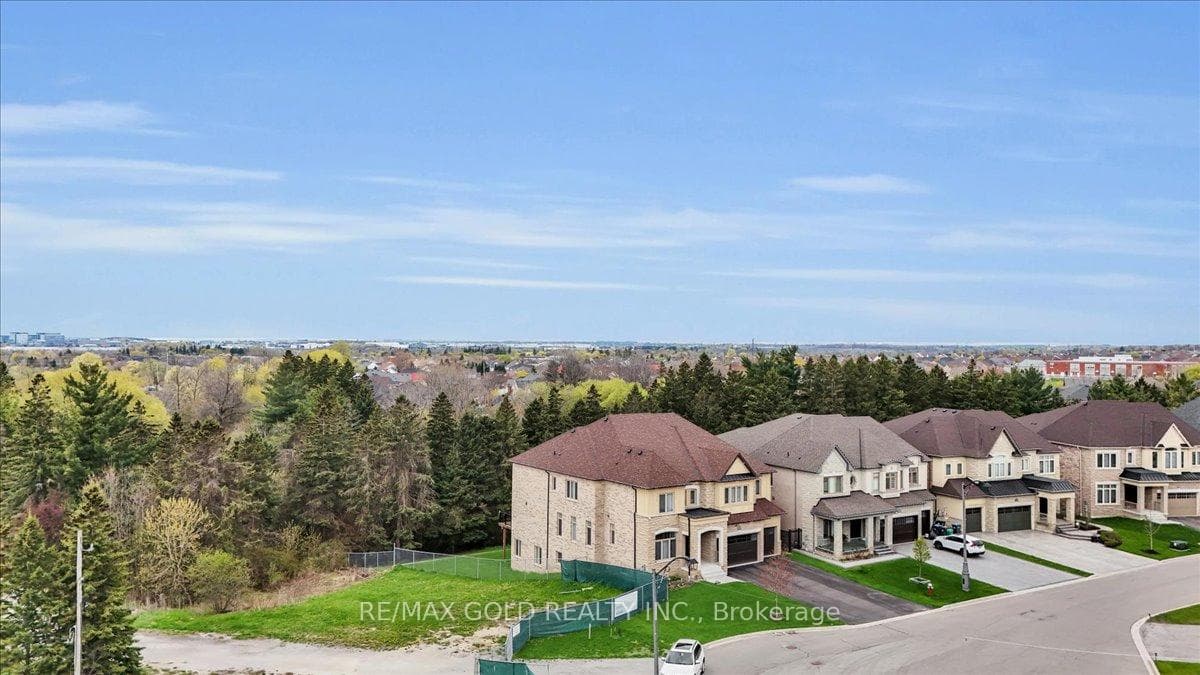 6628 Rothschild Trail - Detached photo 4 of 50 in Mississauga, Ontario