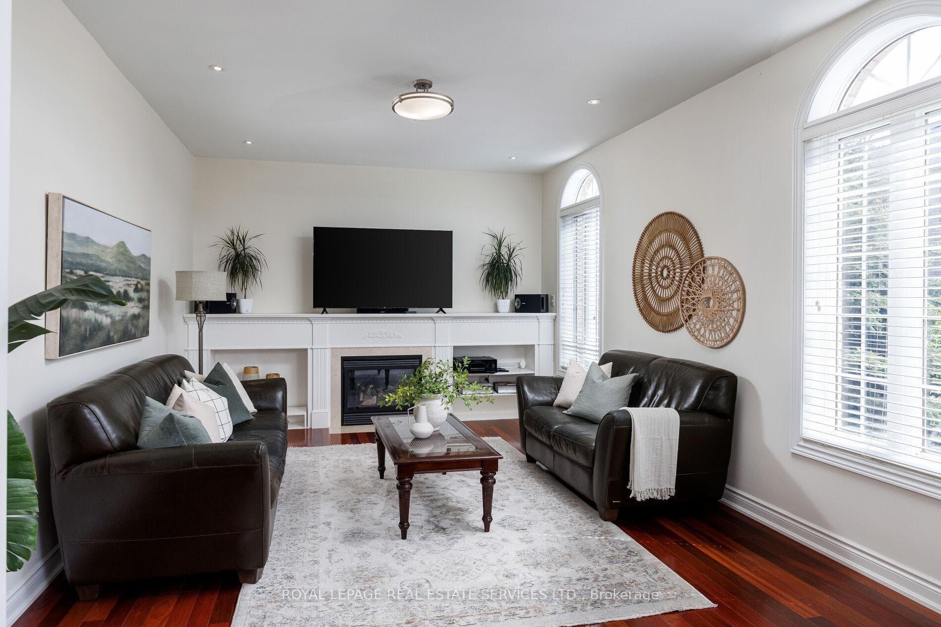 147 Innville Crescent - Detached photo 2 of 47 in Oakville, Ontario