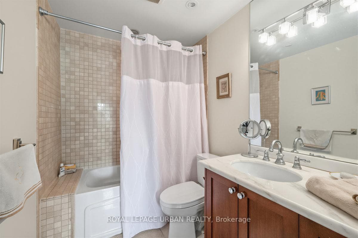 44 Austin Terrace - Semi-Detached photo 34 of 41 in Annex / Yorkville / Summerhill, Ontario