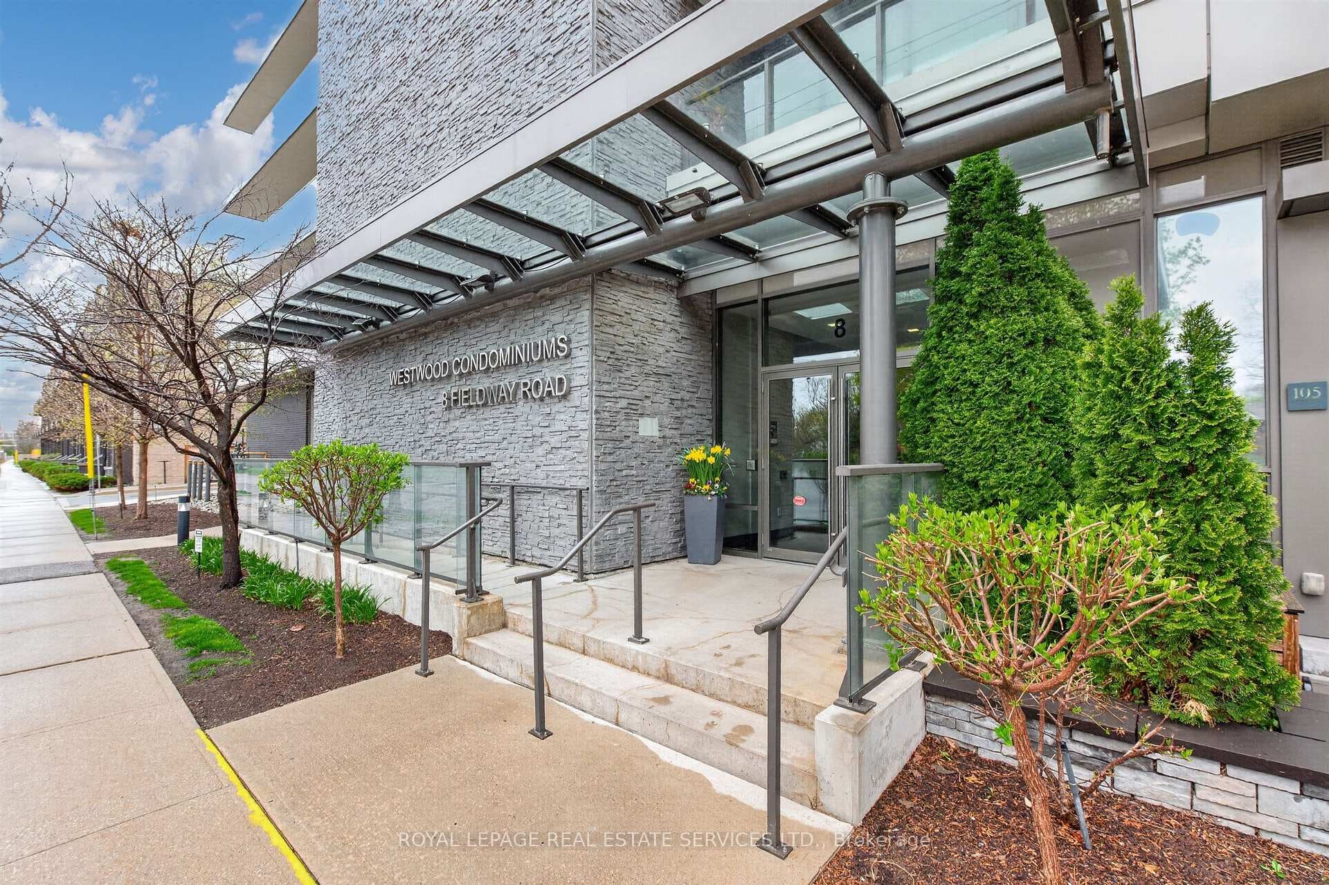 8 Fieldway Road Unit 315 - Condo photo 2 of 25 in Etobicoke (Islington / Rexdale), Ontario