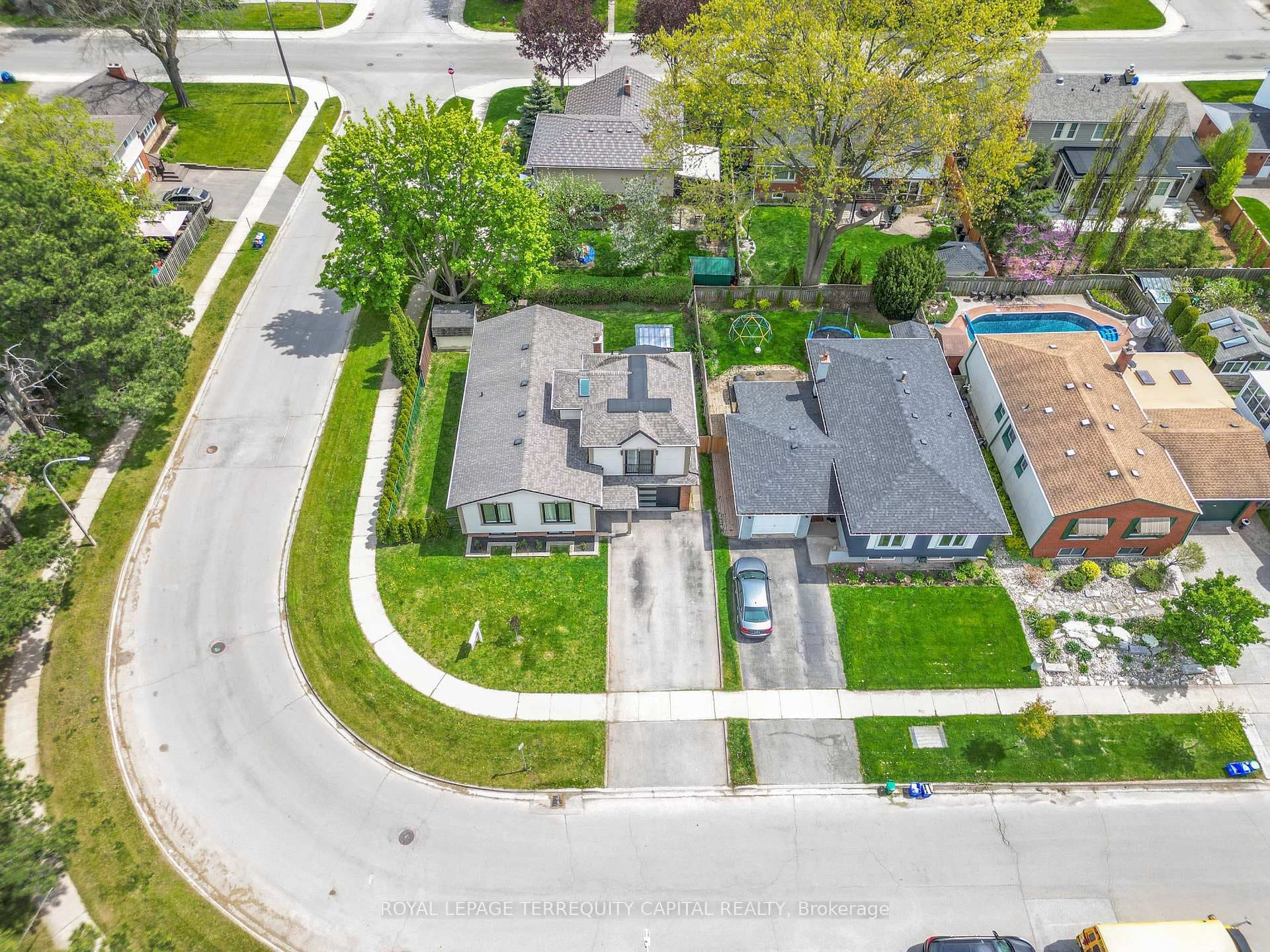730 Hyde Road - Detached photo 47 of 50 in Burlington, Ontario
