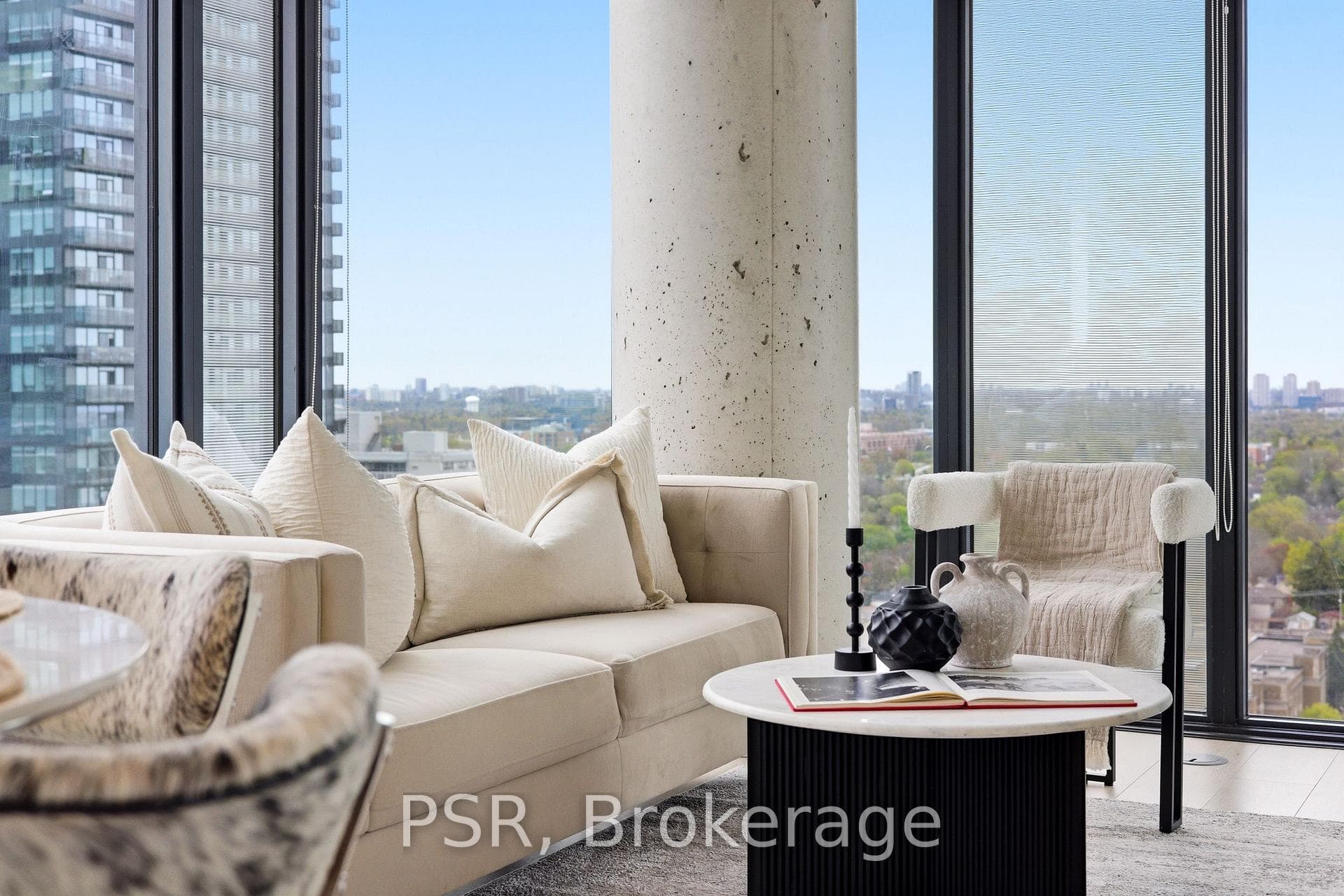 161 Roehampton Avenue Unit 2005 - Condo photo 3 of 25 in Leaside / Davisville, Ontario