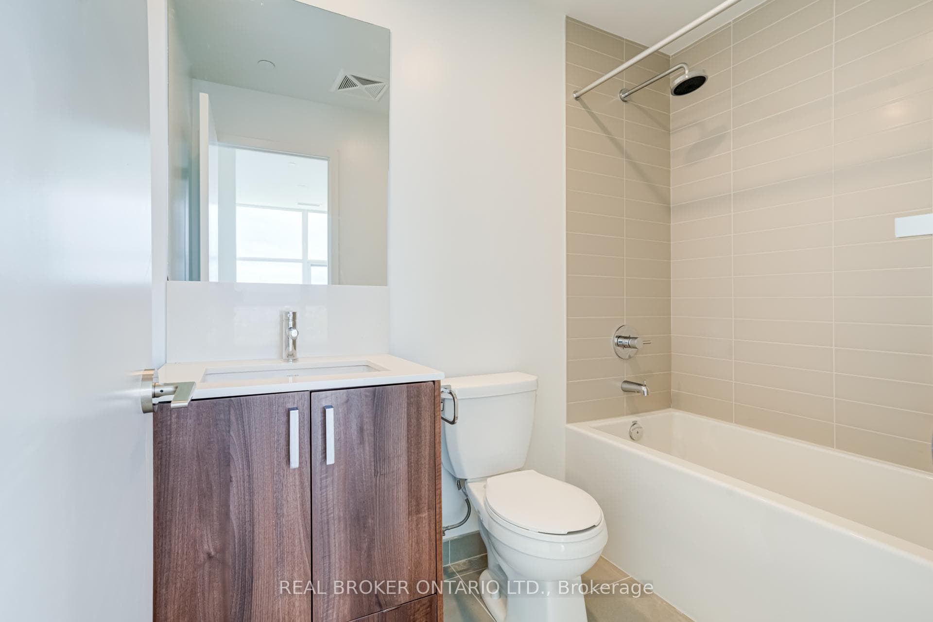 1787 St Clair Avenue Unit 1105 - Condo photo 10 of 13 in Keelesdale / Eglinton West, Ontario