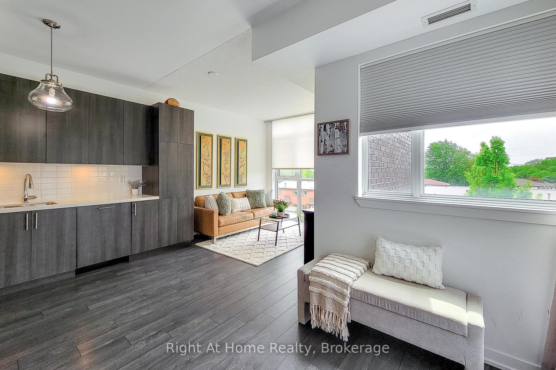 1284 Guelph Line Unit 318 - Condo photo 3 of 38 in Burlington, Ontario