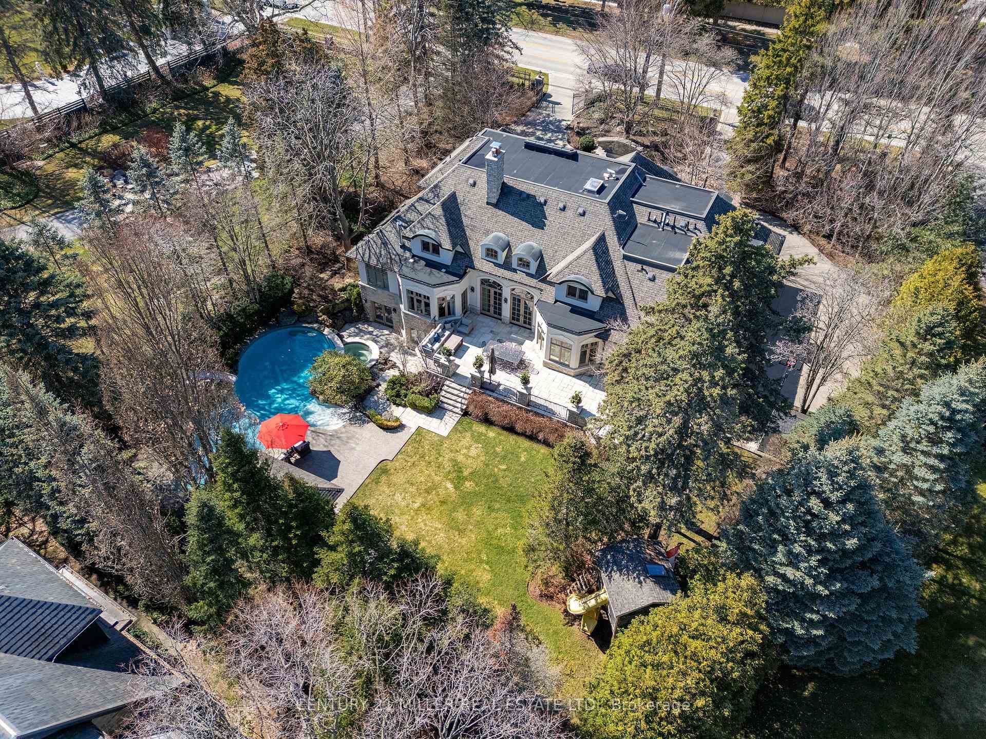 2096 Lakeshore Road - Detached photo 48 of 48 in Oakville, Ontario