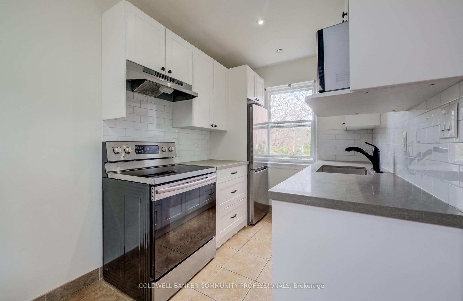 137 Emerald Street - Condo photo 4 of 23 in Hamilton, Ontario