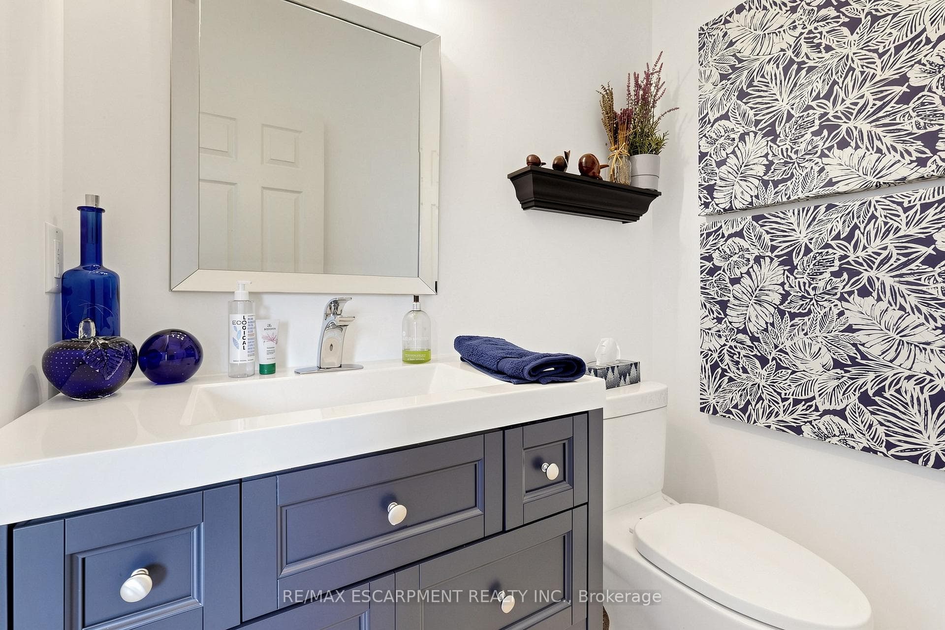4176 Saunders Crescent - Detached photo 21 of 50 in Burlington, Ontario