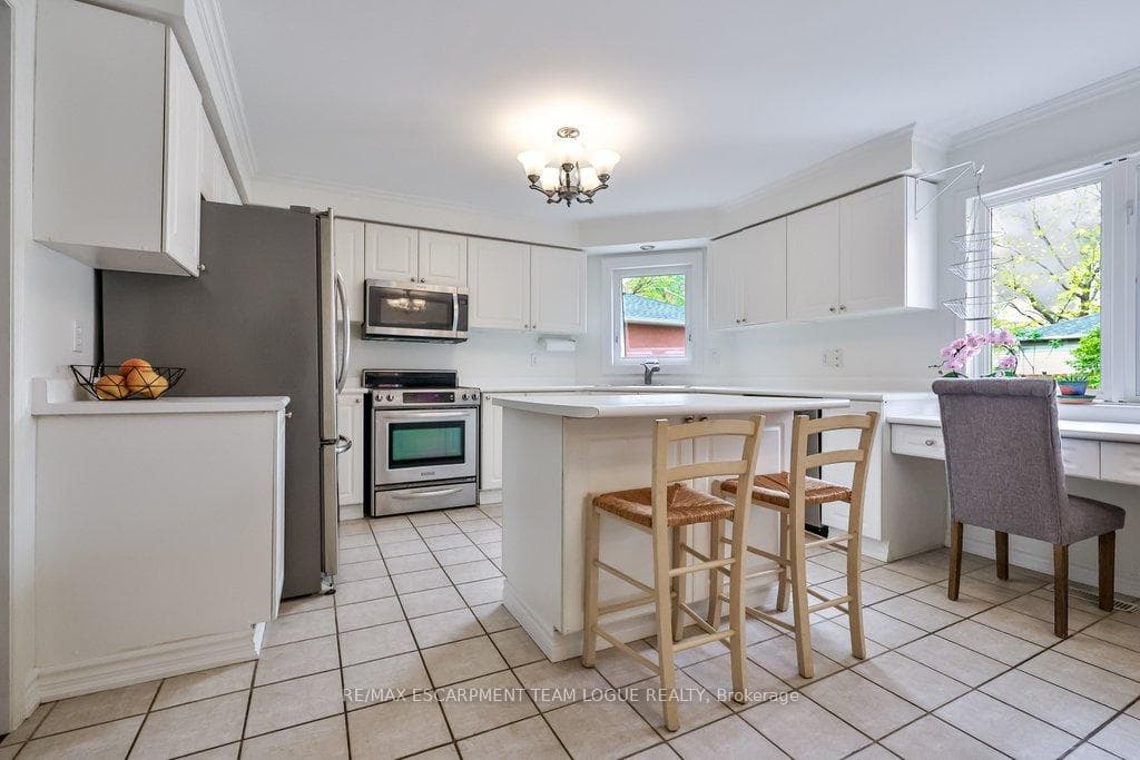 145 Westchester Road - Detached photo 12 of 50 in Oakville, Ontario