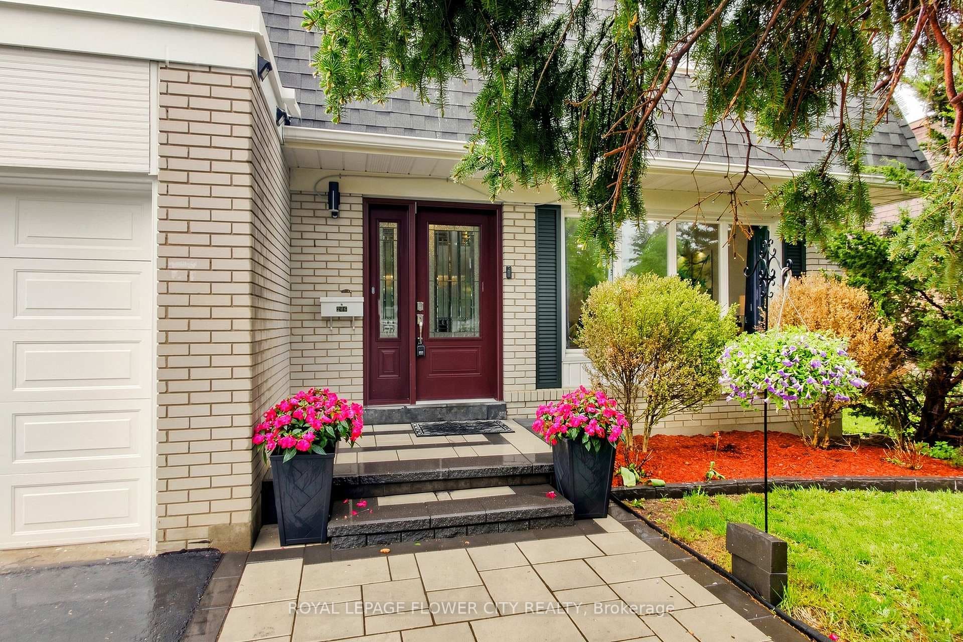206 Mcmurchy Avenue - Detached photo 4 of 50 in Brampton, Ontario