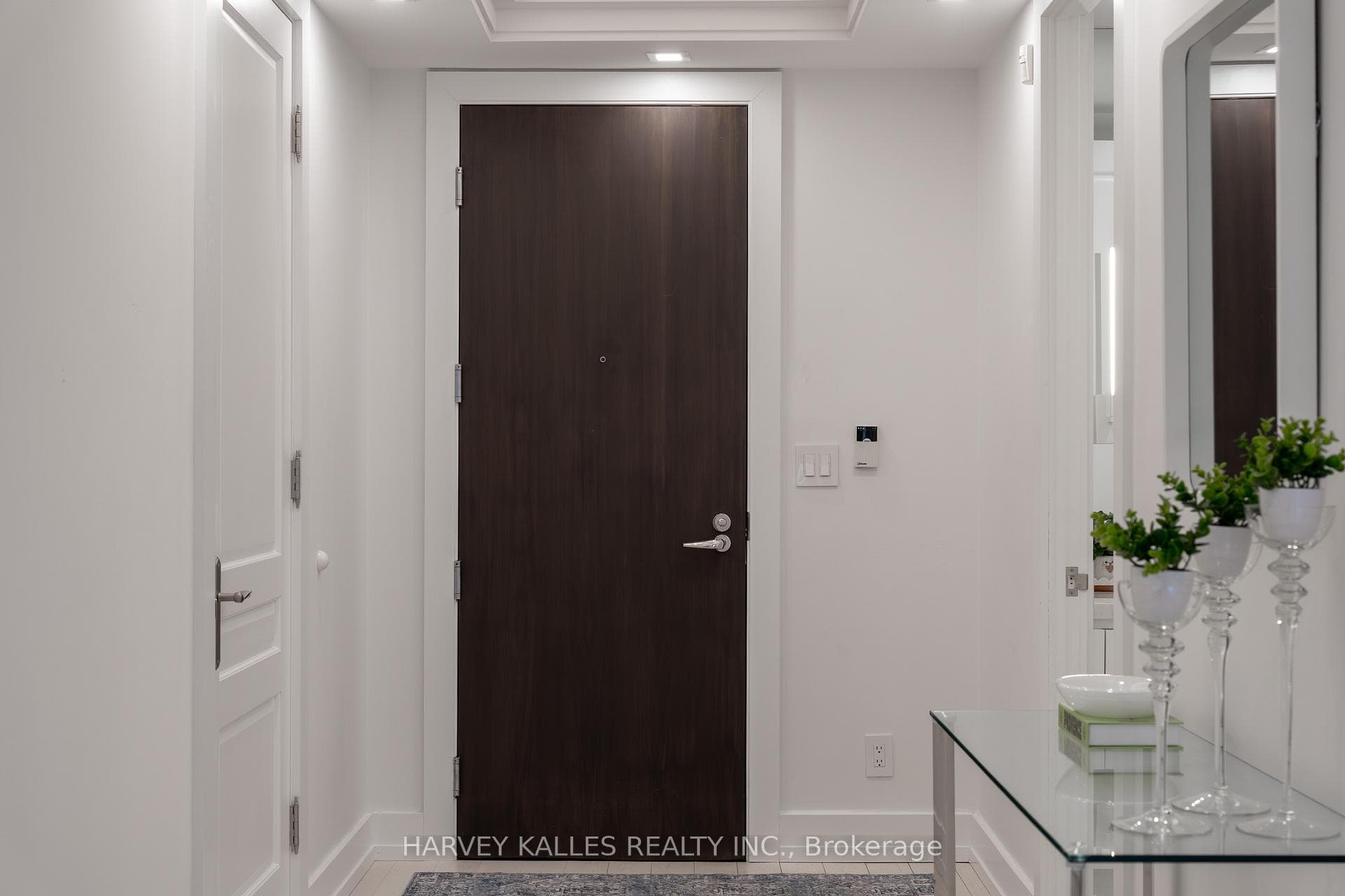 10 Bellair Street Unit 603 - Condo photo 3 of 38 in Annex / Yorkville / Summerhill, Ontario