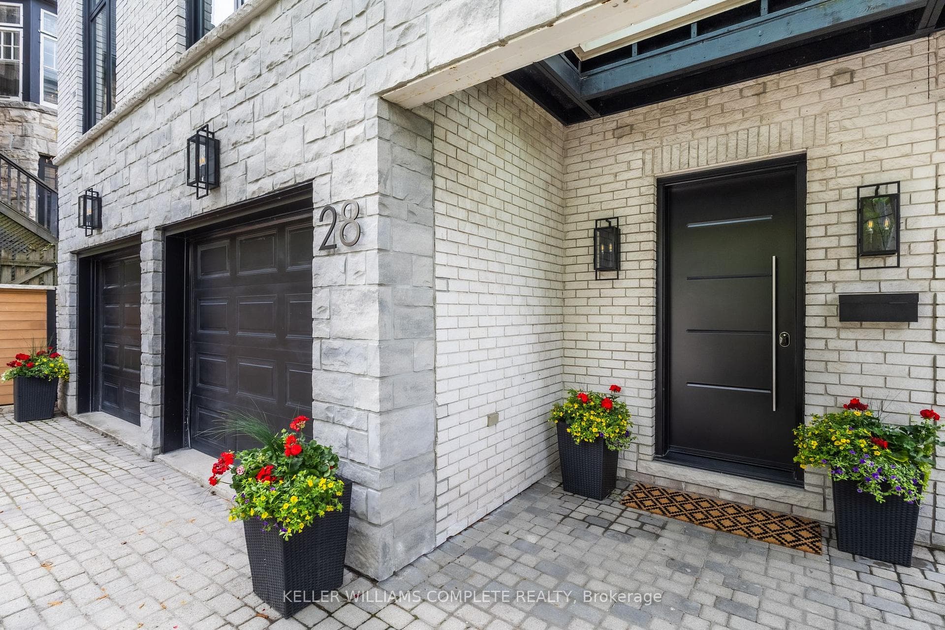 28 Undercliffe Avenue - Detached photo 4 of 49 in Hamilton, Ontario