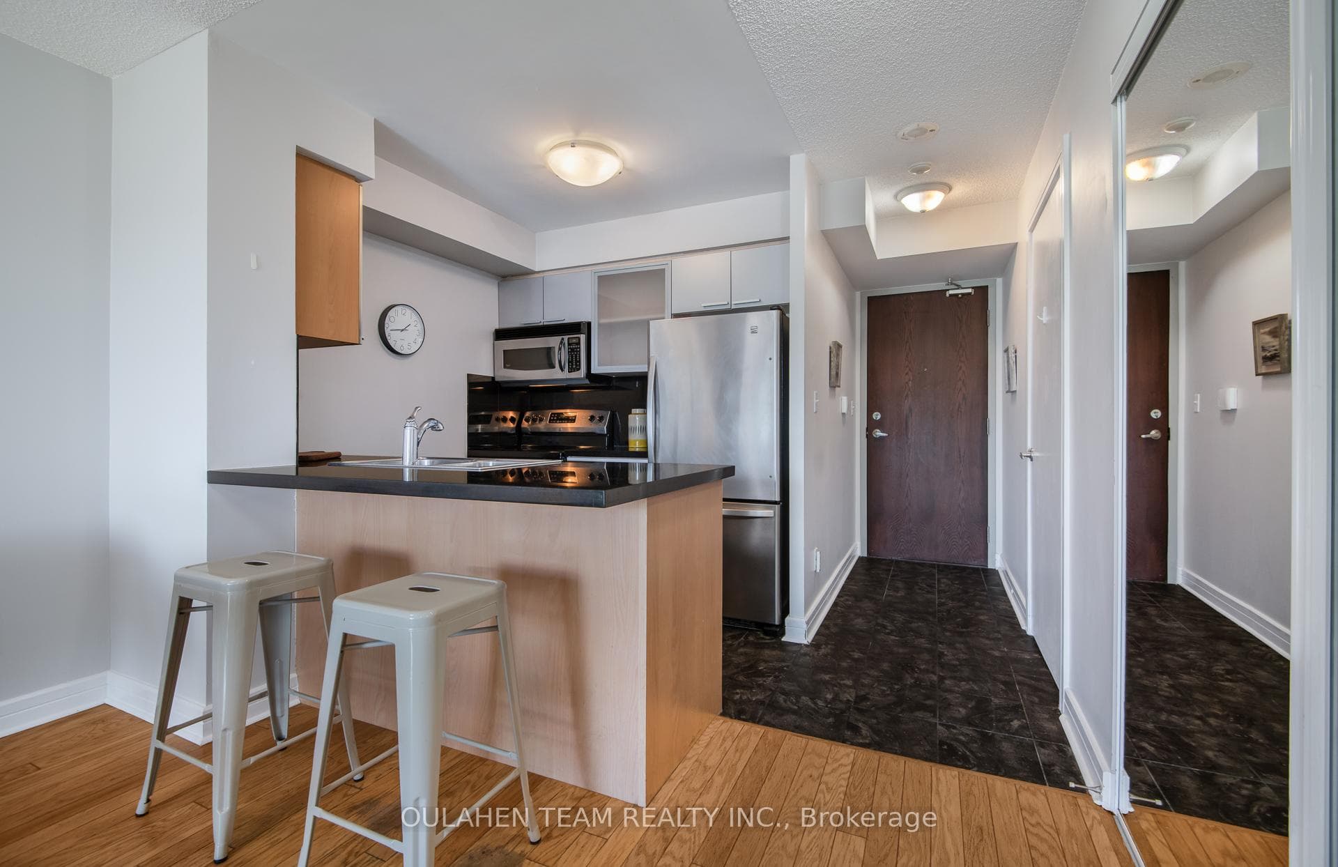 16 Harrison Garden Boulevard Unit 309 - Condo photo 3 of 35 in Willowdale / Newtonbrook, Ontario