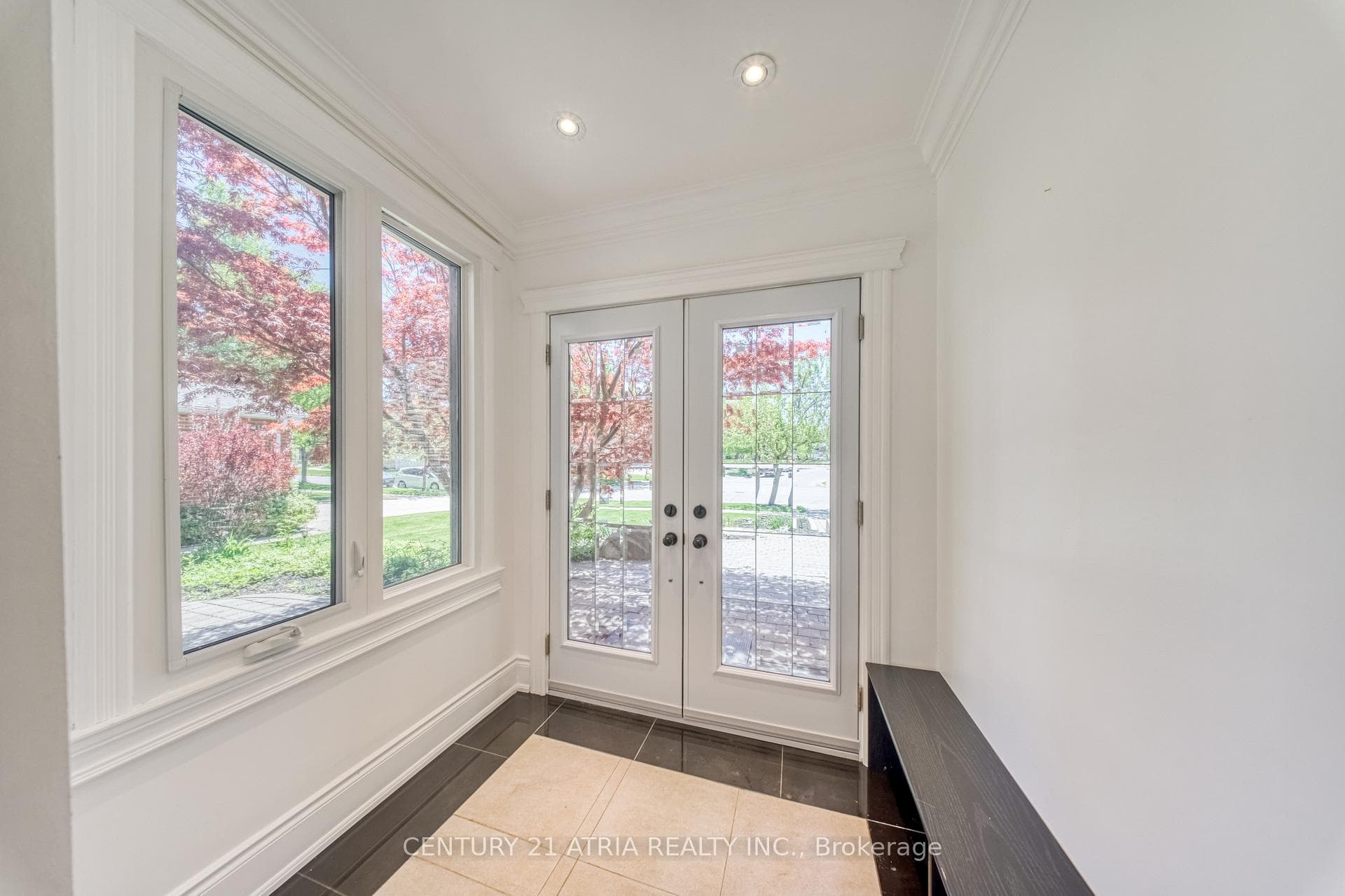 474 Hidden Trail N/A - Detached photo 3 of 47 in Thornhill / Willowdale, Ontario